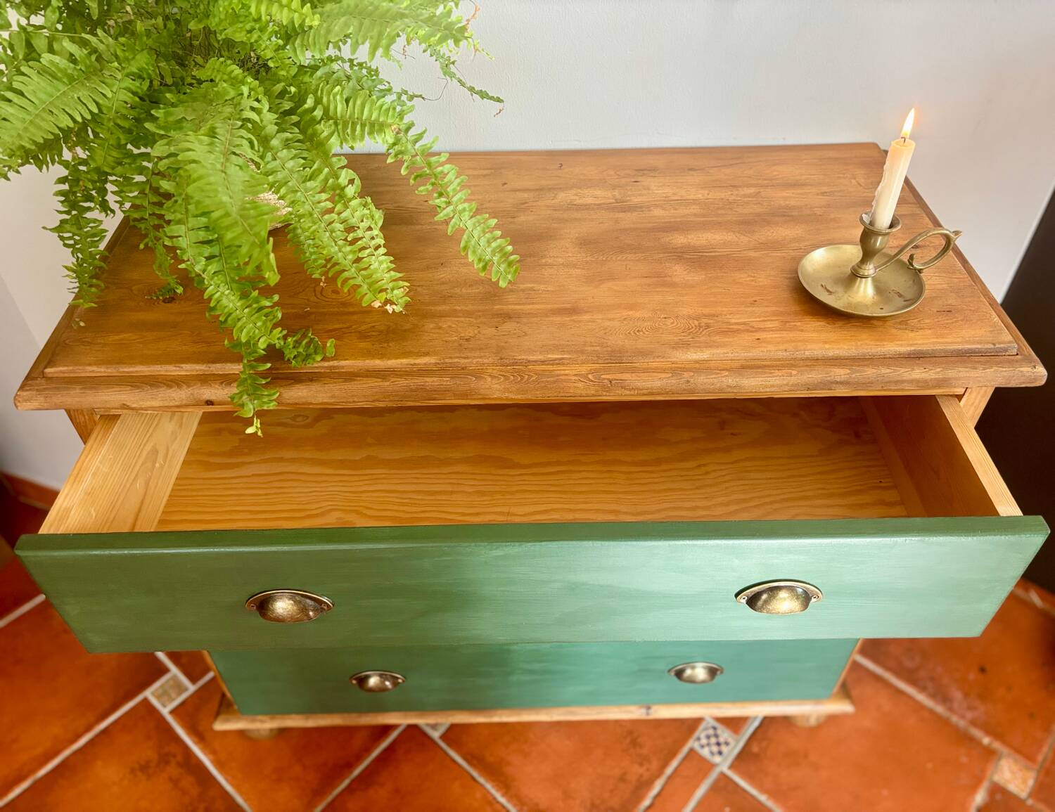 Petite commode rustique