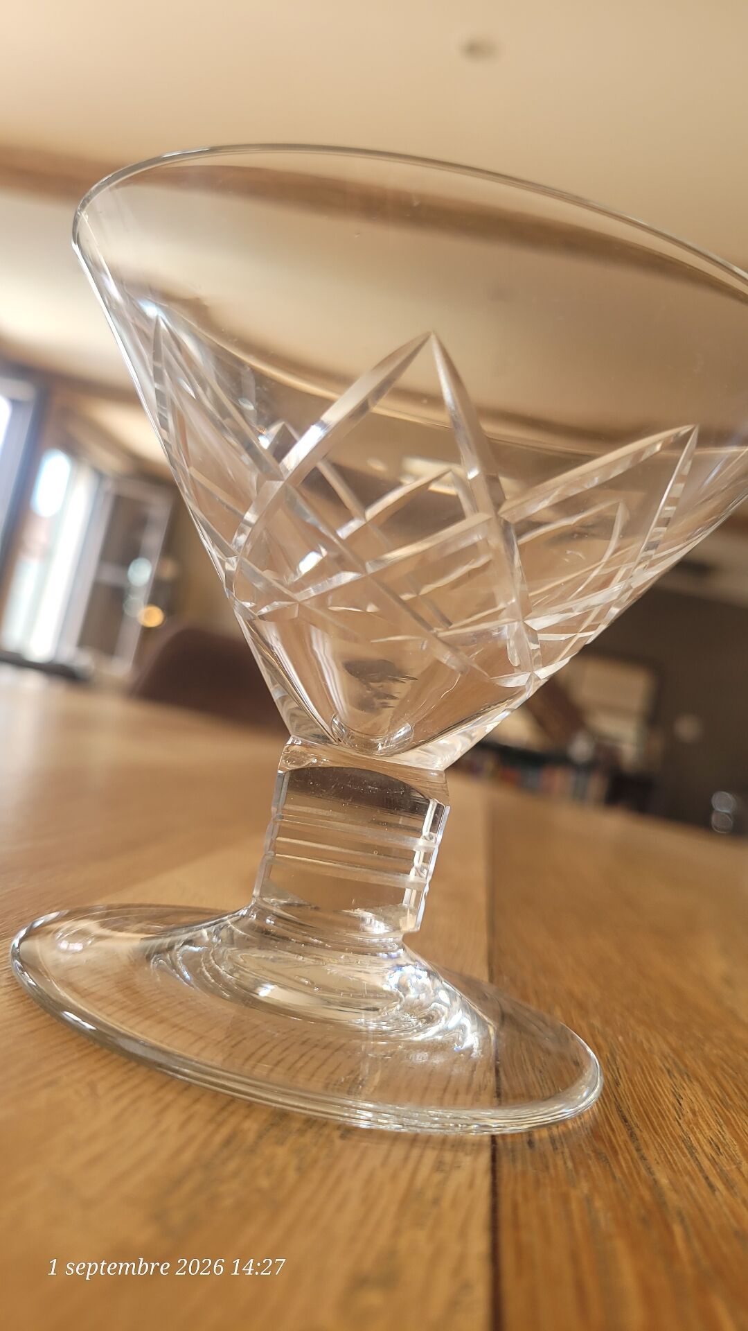 5 coupes à champagne en verre taillé