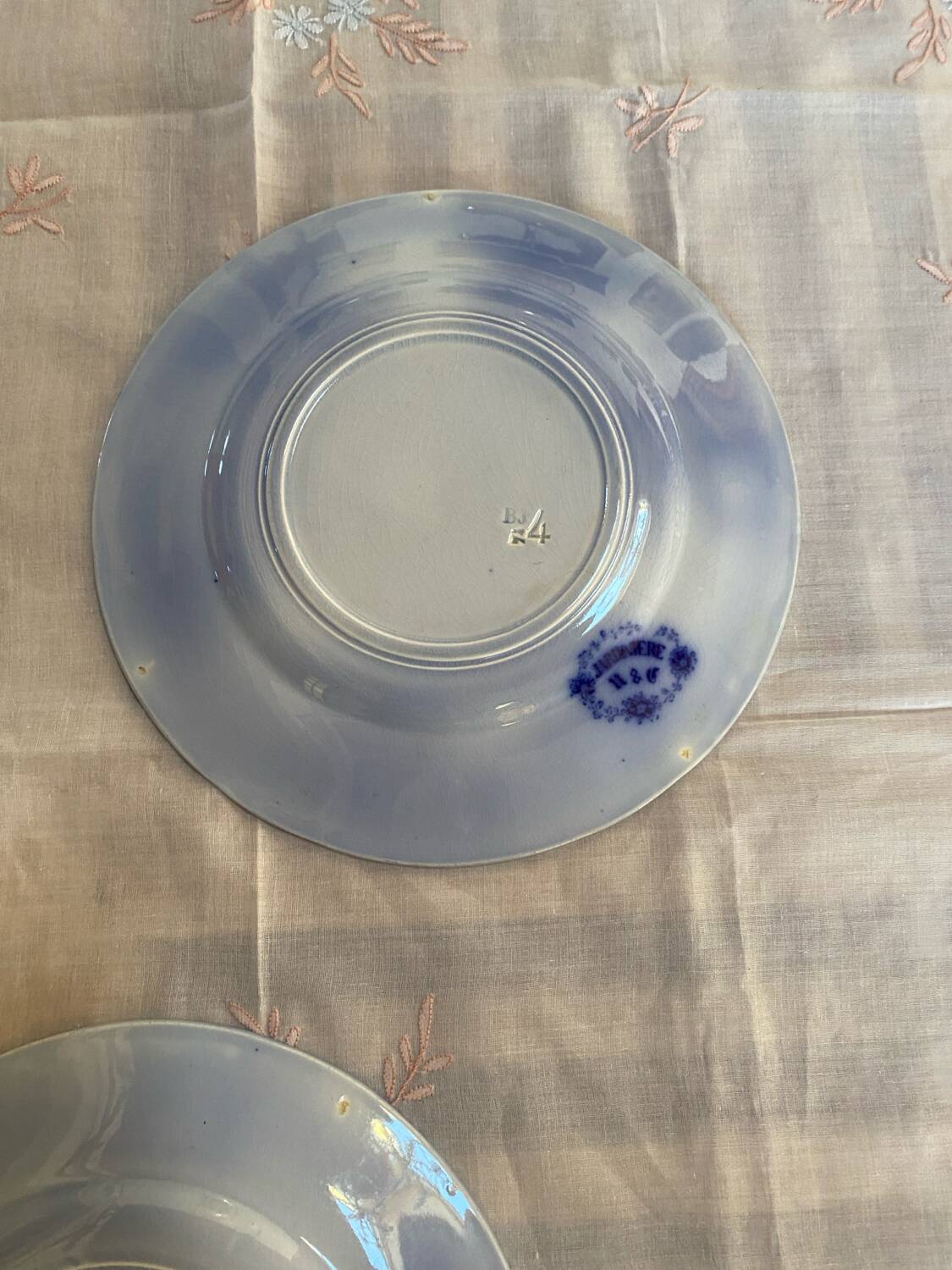 Lot de 2 assiettes à dessert UetC, Sarreguemines modèle Jardinière