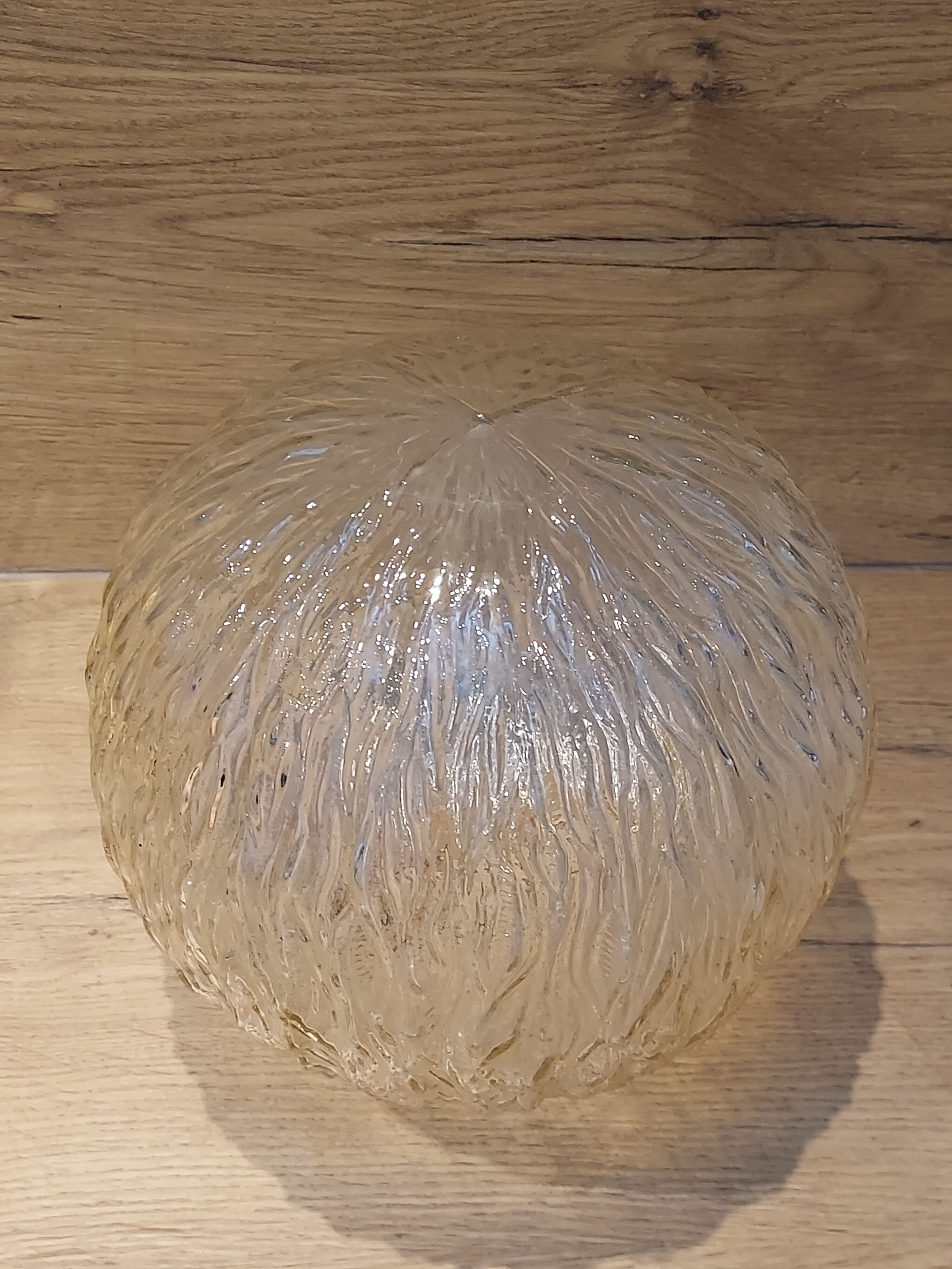 Globe for suspension