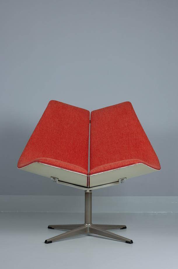 Montreal pavilion chair