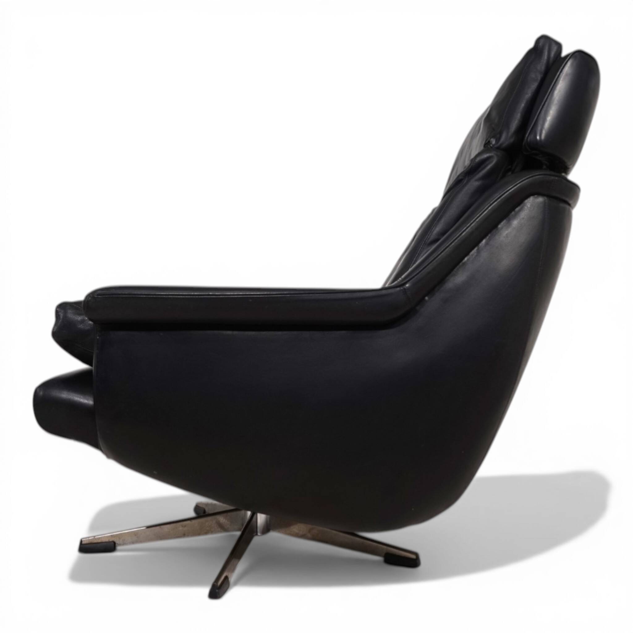 Black leather chaise longue esa 802 by Werner Langenfeld, 1970
