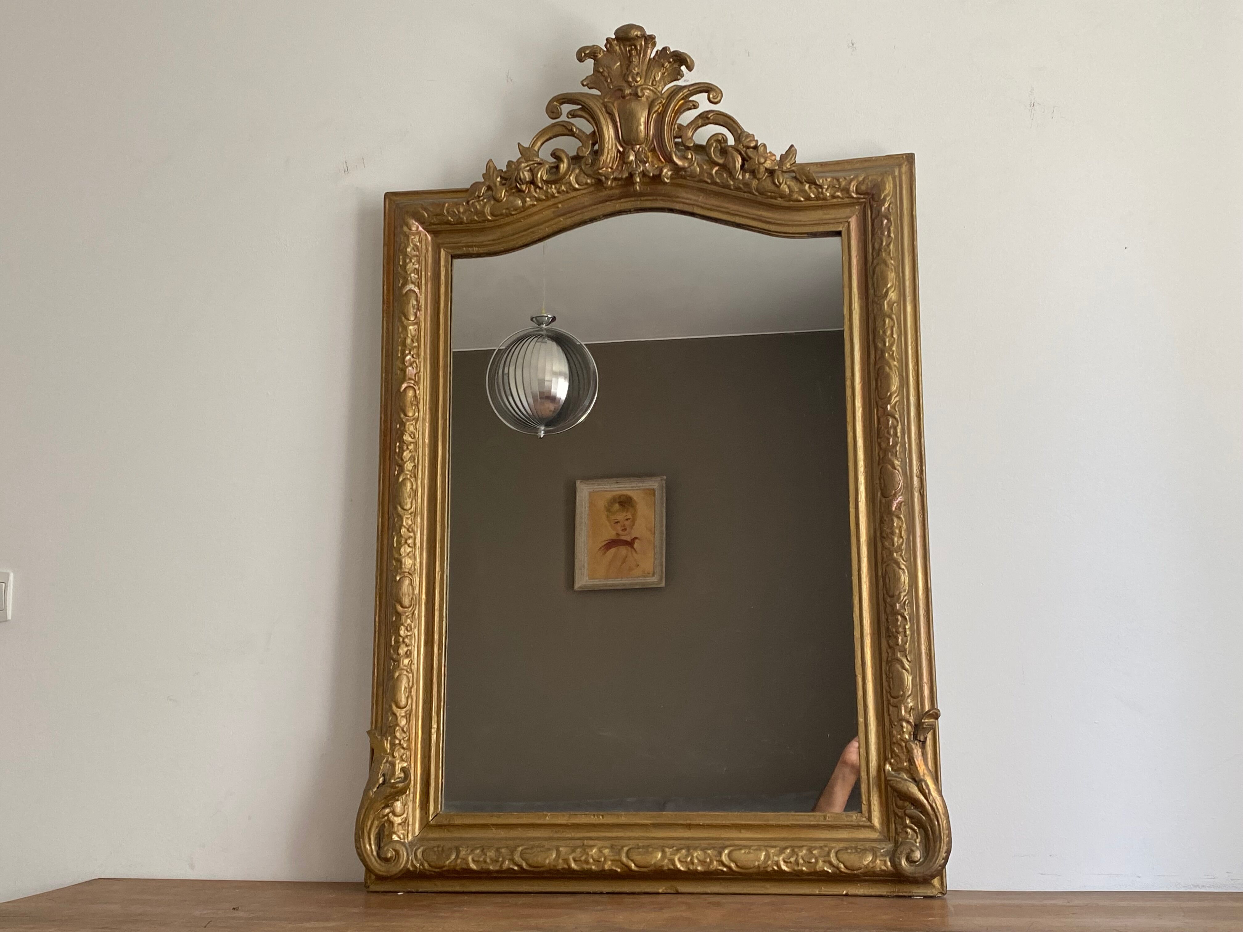 Fine 19th century golden mirror with decorated pediment 110x75