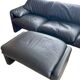 Canapé 3 places et repose pied Maralunga en cuir noir par Vico Magistretti pour Cassina