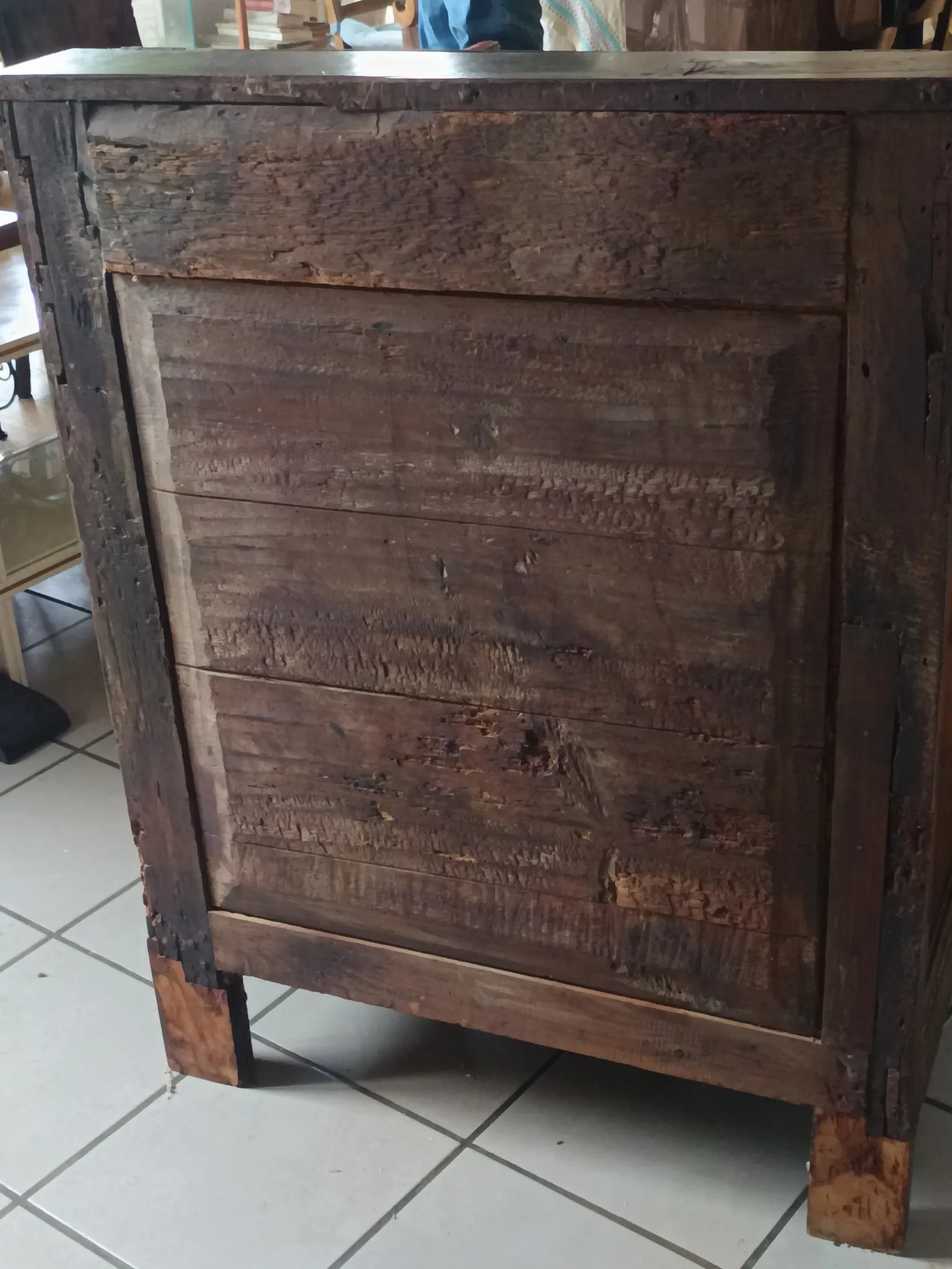 Sloped desk in solid walnut, 18th century (Louis XV style)