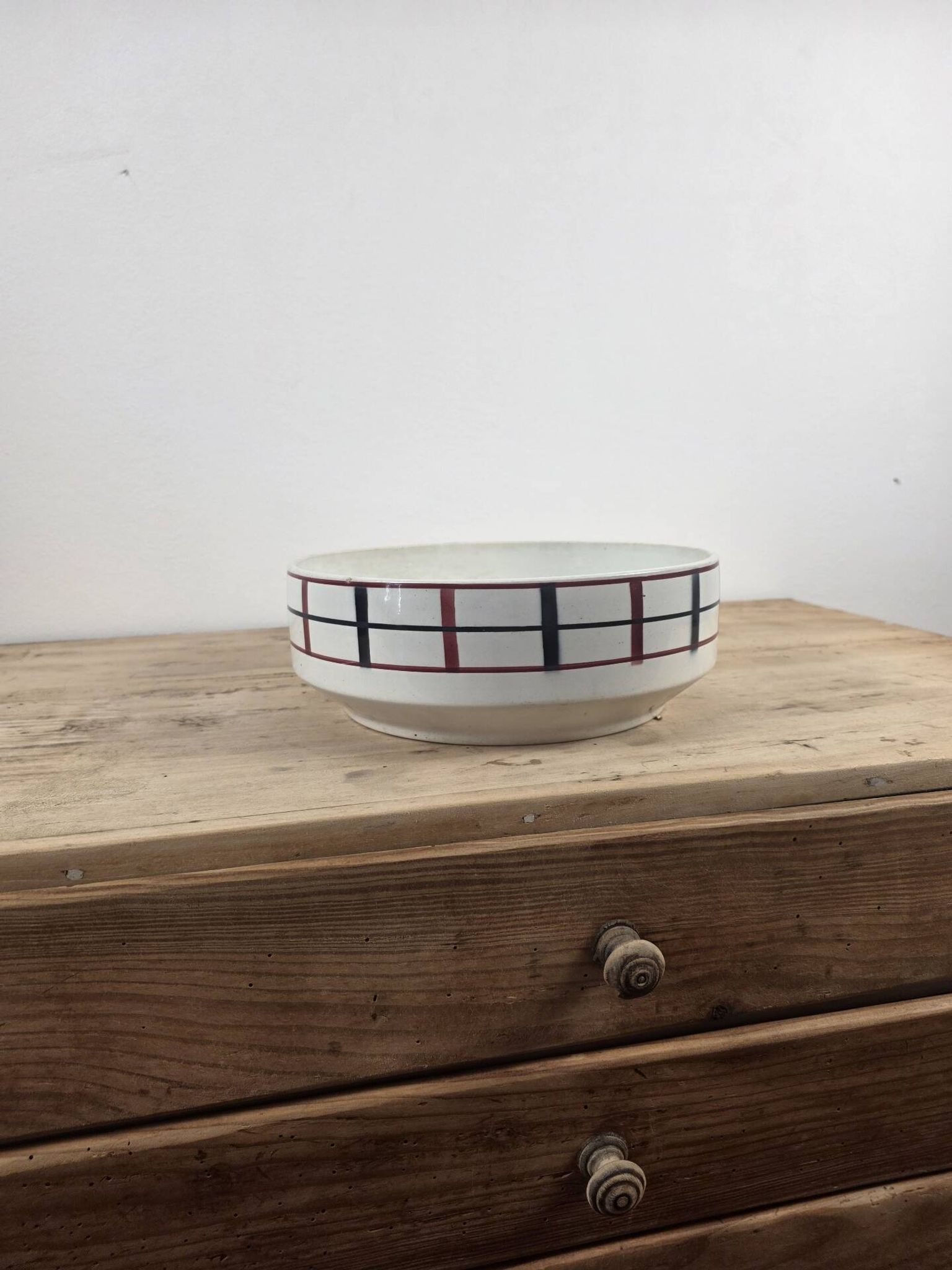 Salad bowl Lou Basquez manufactured in Saint-Amand