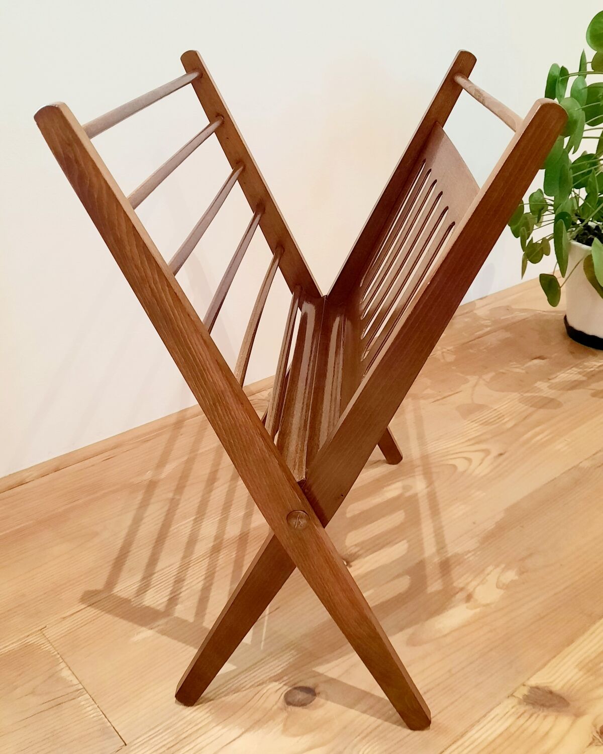 Magazine holder Cees Braakman