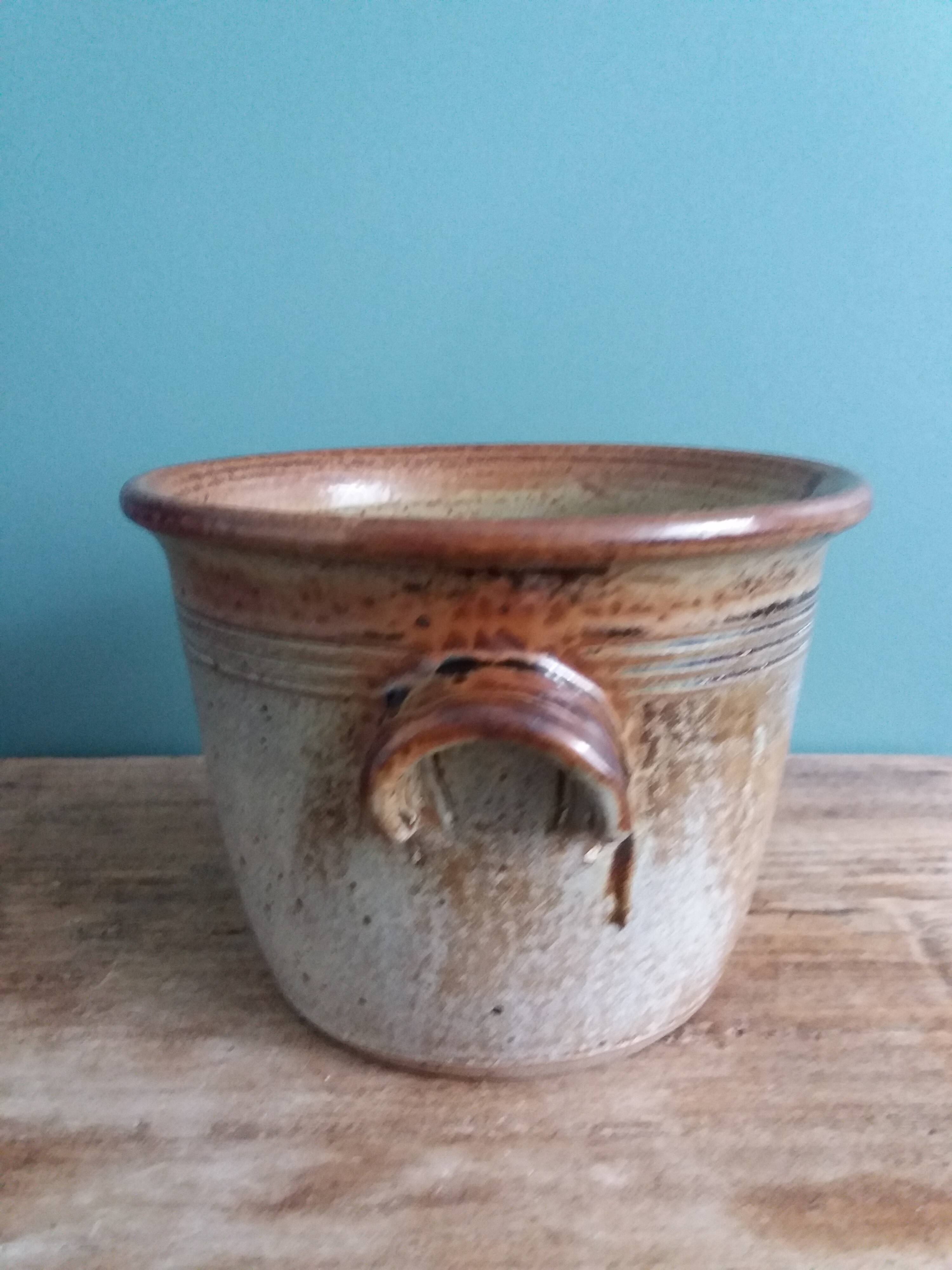 Puisaye sandstone ice bucket signed Jean-Pierre Prud'homme