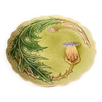 Thistle-decorated barbotine plate