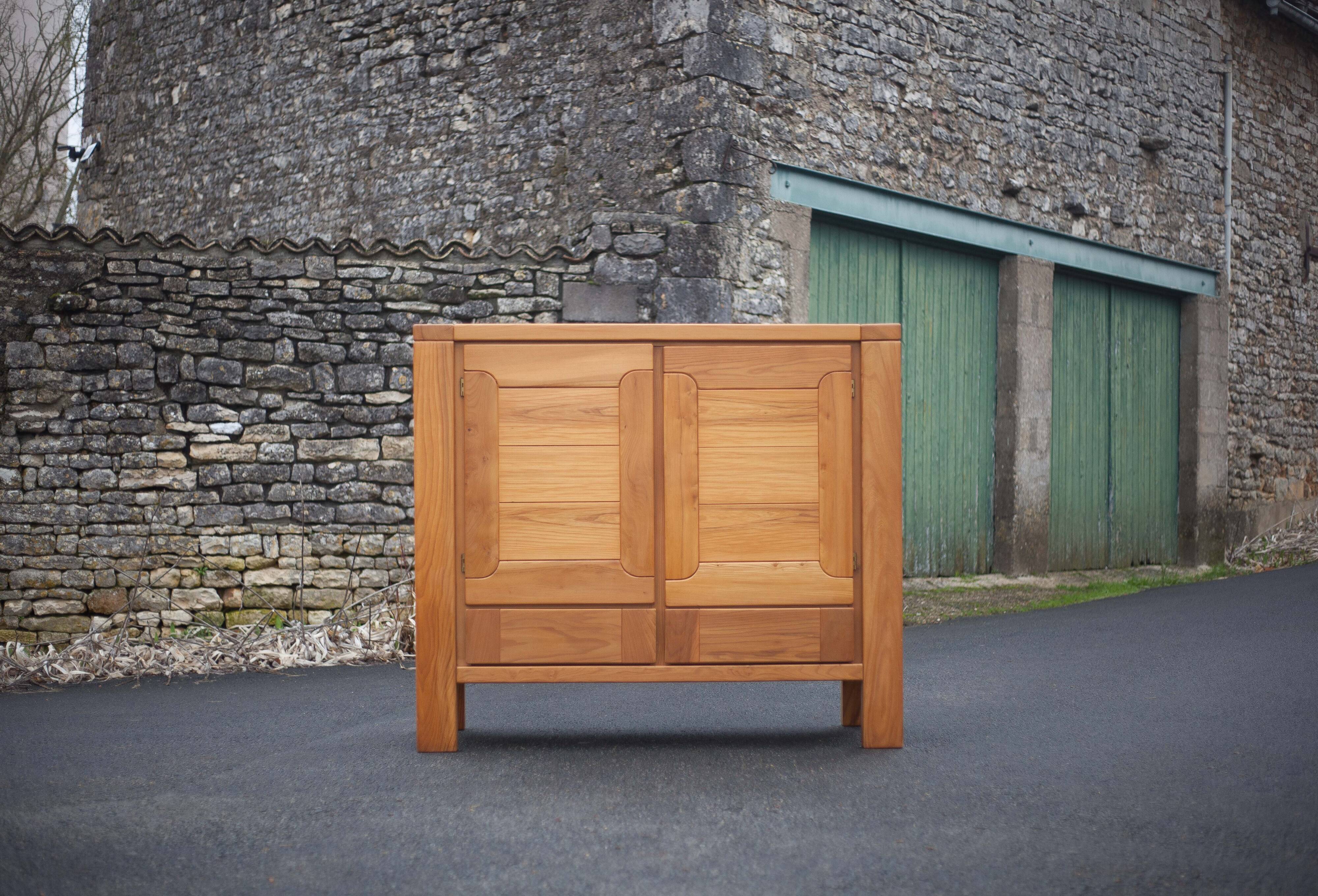 Solid wood sideboard from Regain, wooden storage unit with 2 doors and 2 drawers, living room furniture