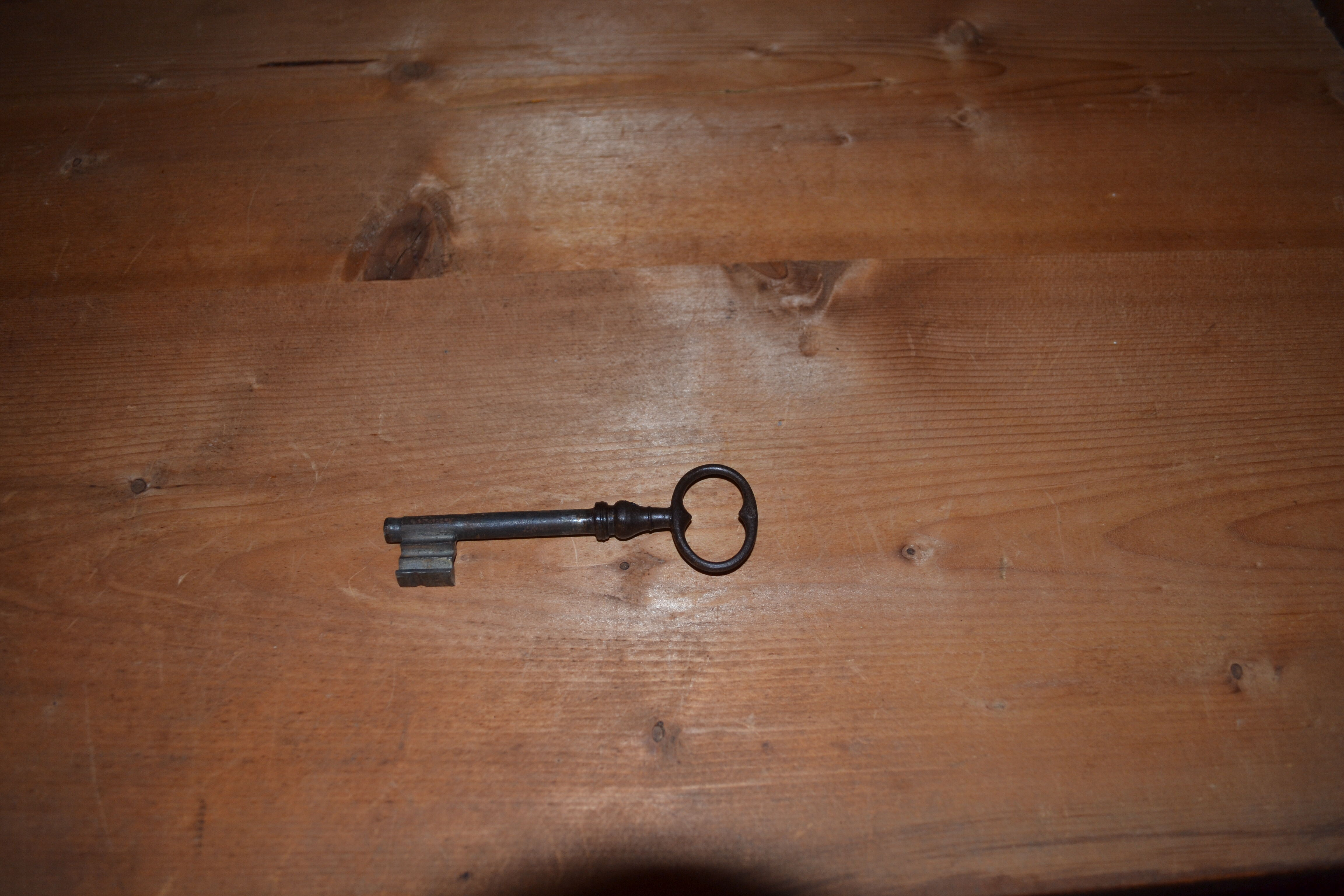 Louis Philippe wardrobe