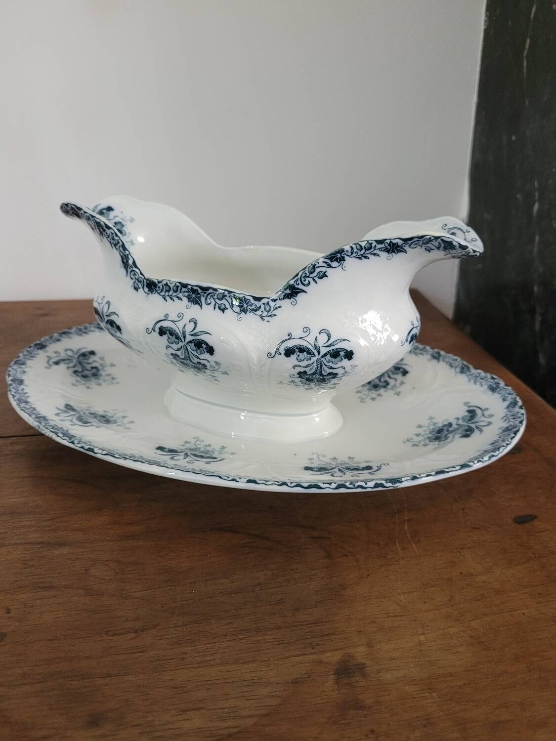 Sauceboat Ste Anonyme St Amand and Hamage