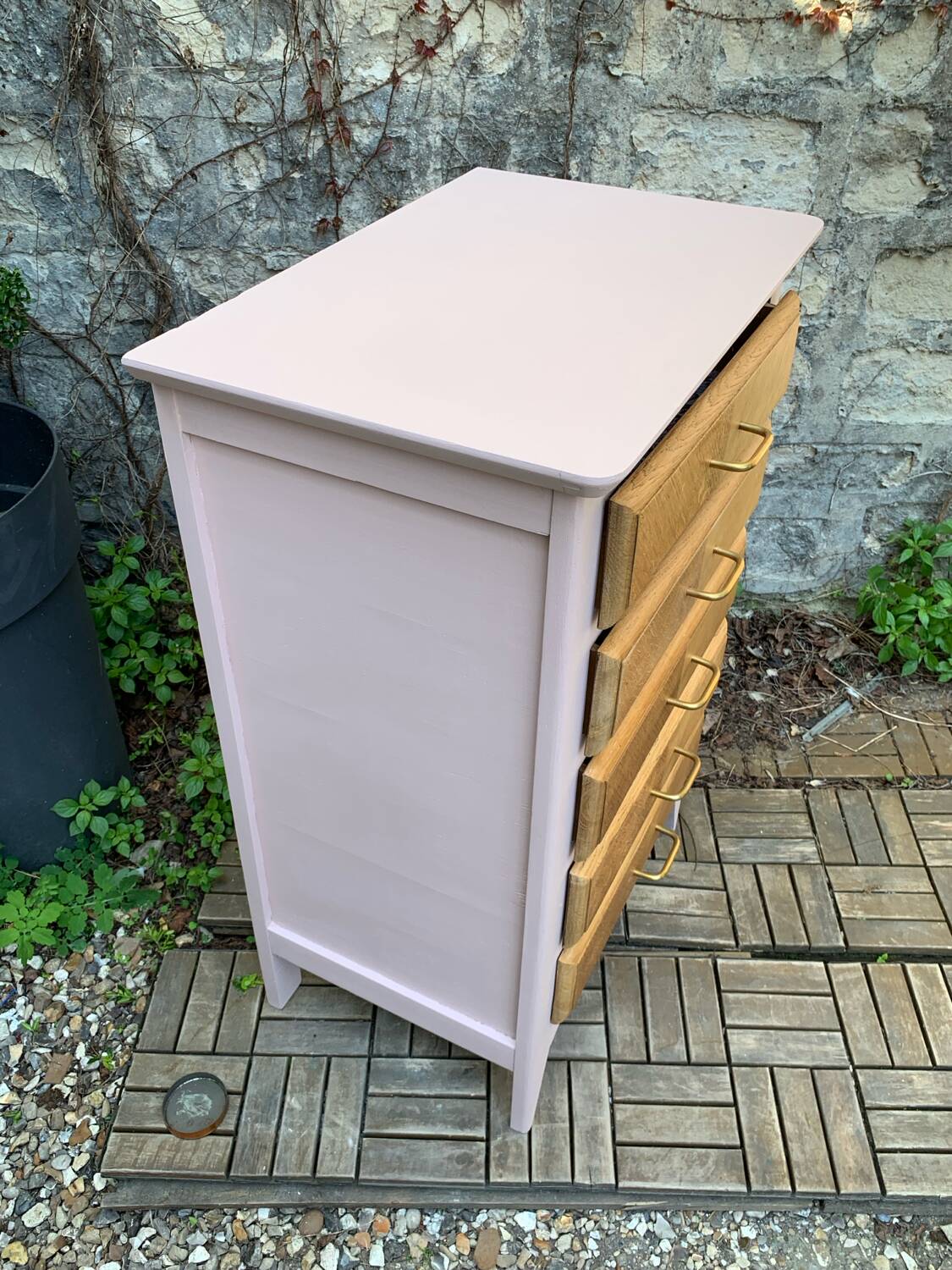 Vintage powder pink compass leg chest of drawers from the 1950s