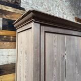 Large workshop wardrobe in pitch pine - Early 20th century