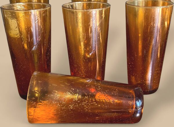 8 gobelets vintage en verre bullé ambré dlg Biot