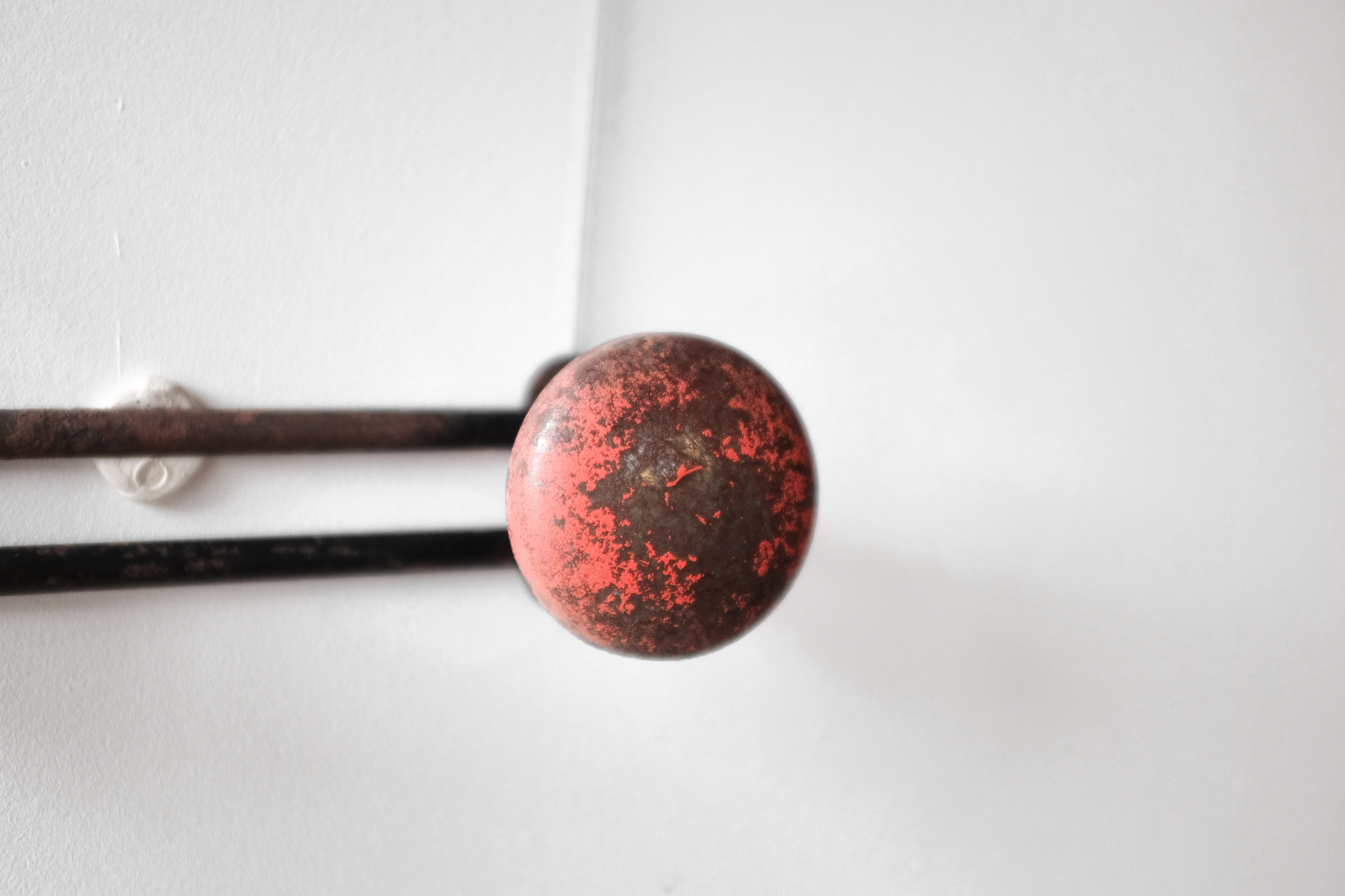 Coatrack, 2 red balls - 1950