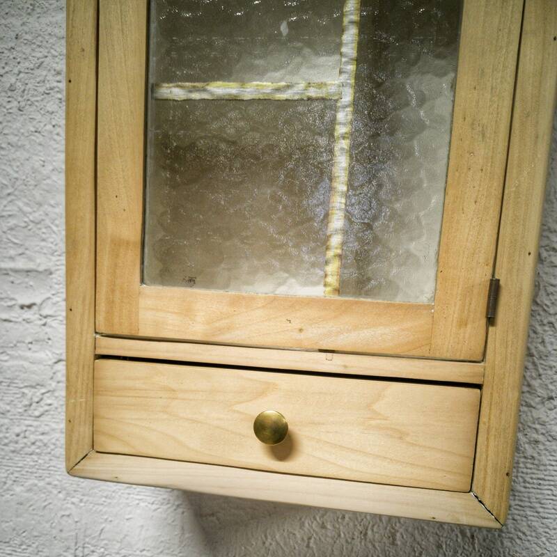 Wall display cabinet