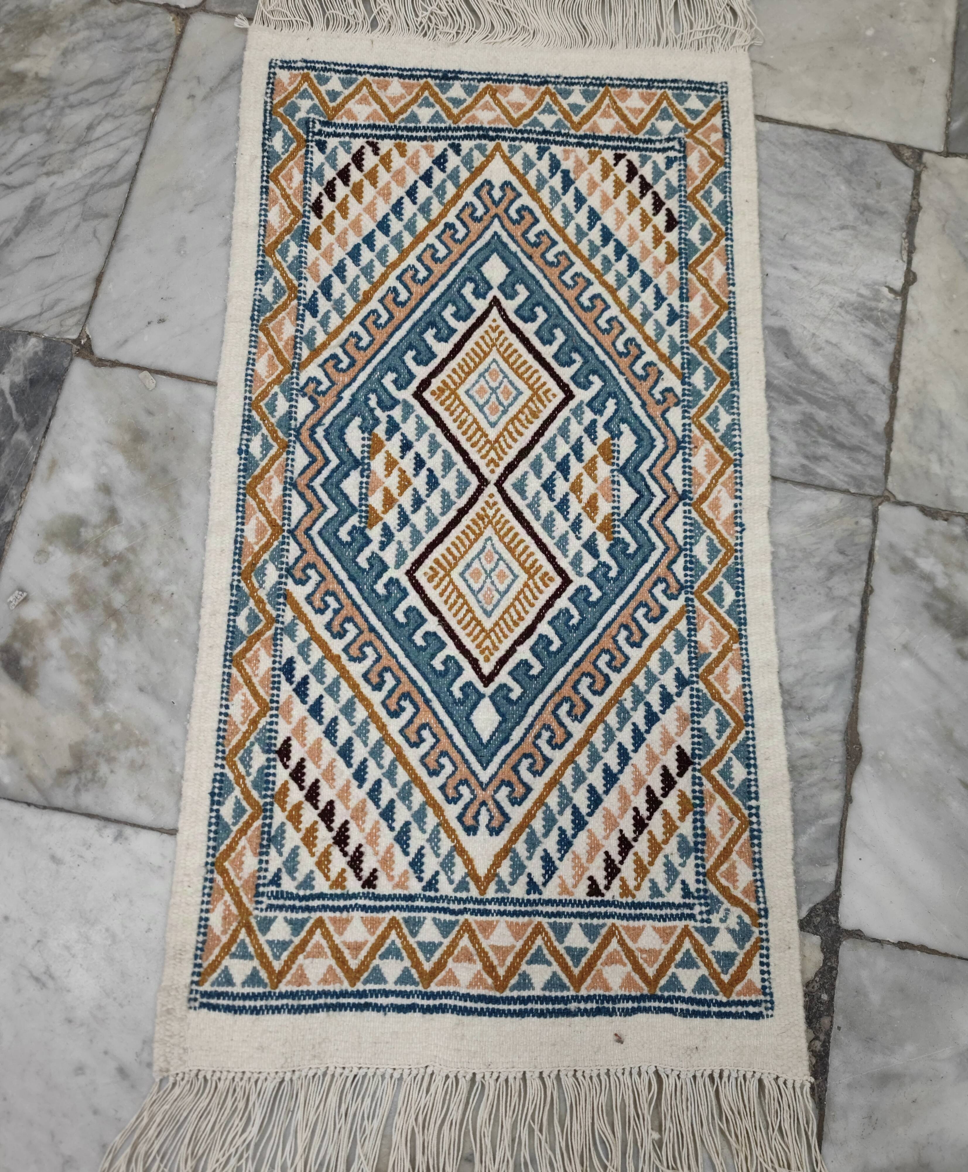 Handmade margoum rug in natural wool