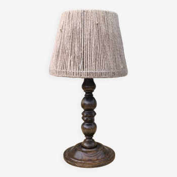 Table lamp in turned wood