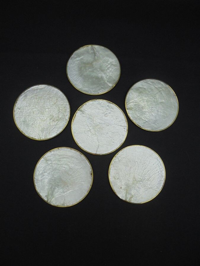 Set of 6 mother-of-pearl coasters