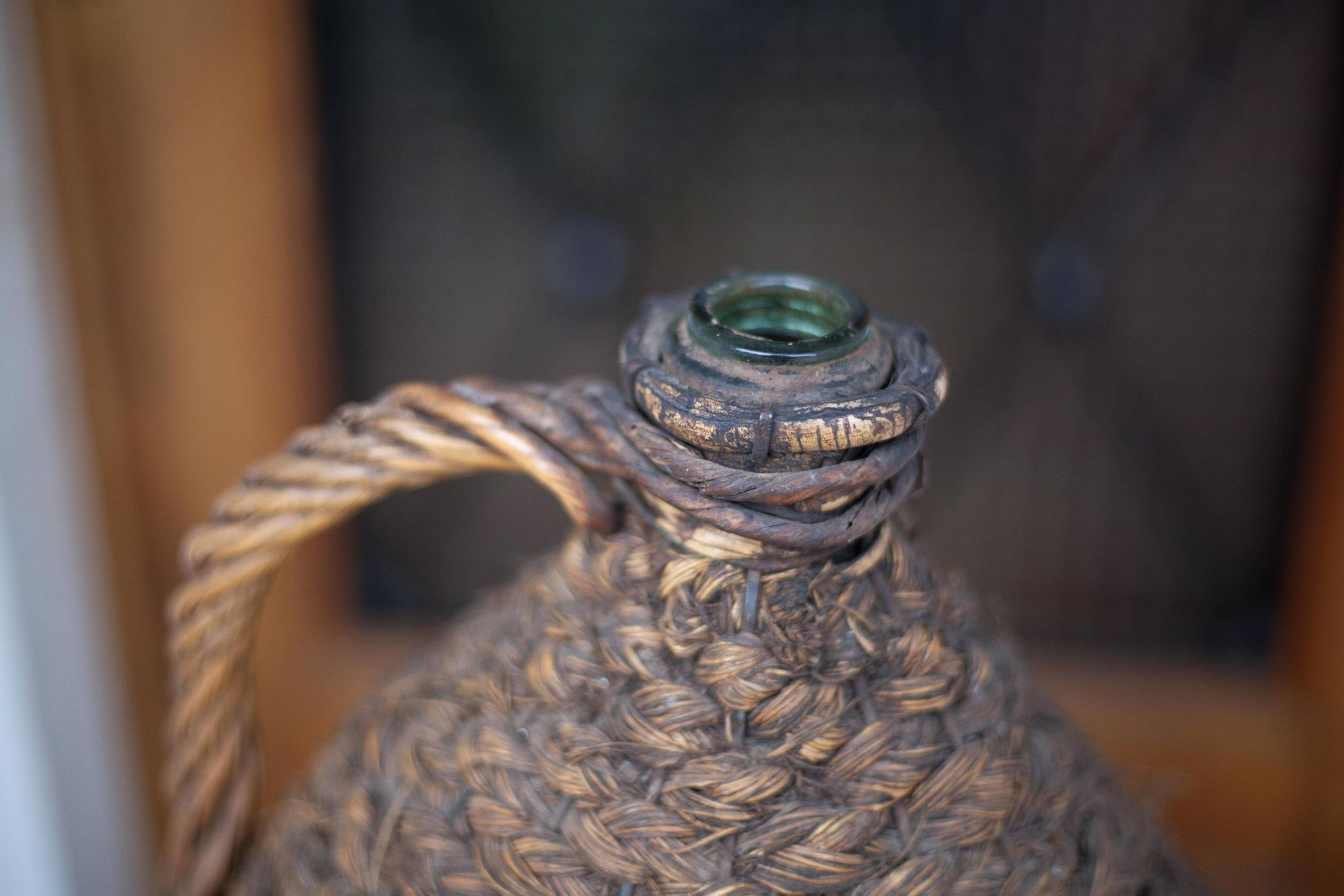 Lady Jeanne bottle, green glass bottle dressed in straw and wicker weaving, carboy, decorative v