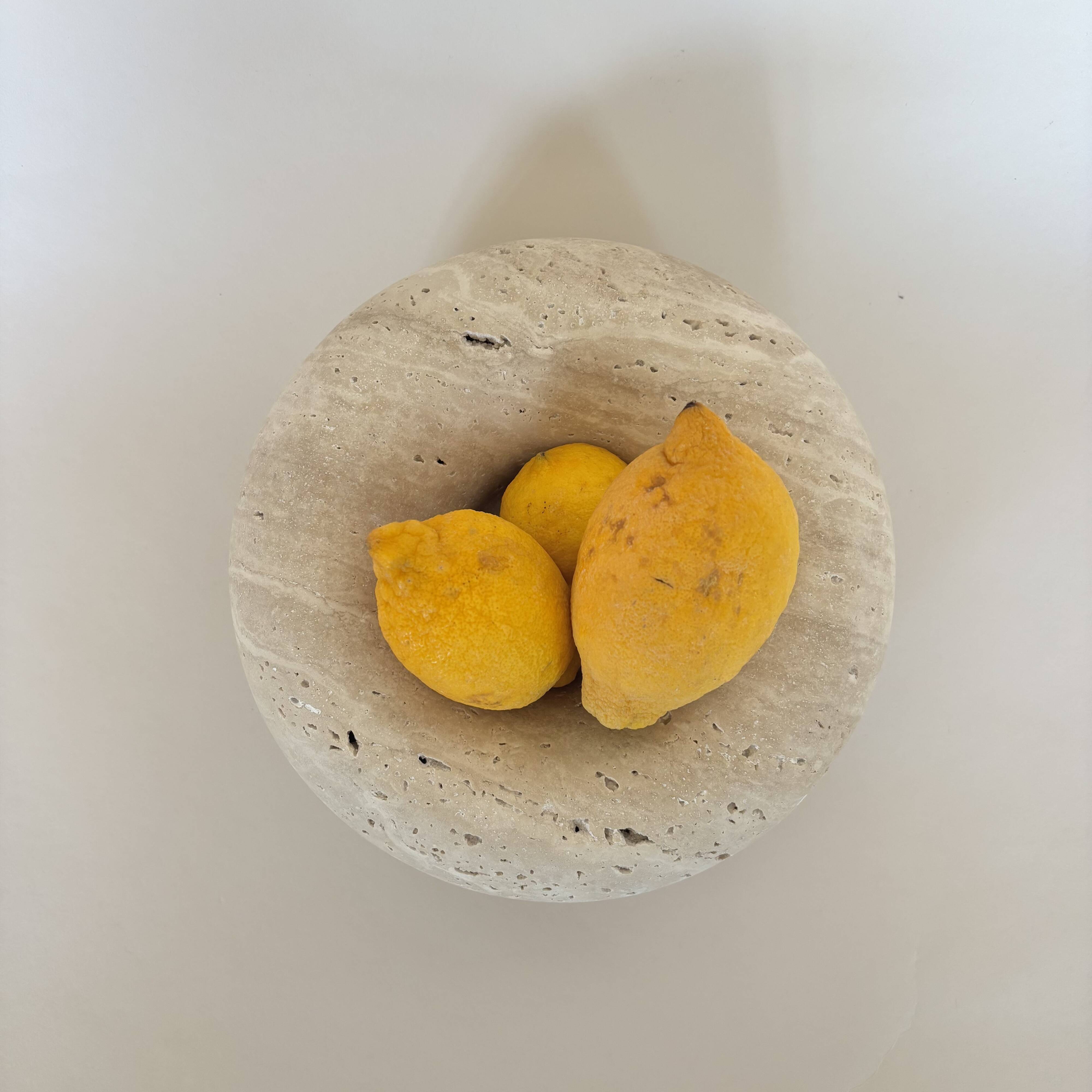 Donut-shaped disguised pocket emptier