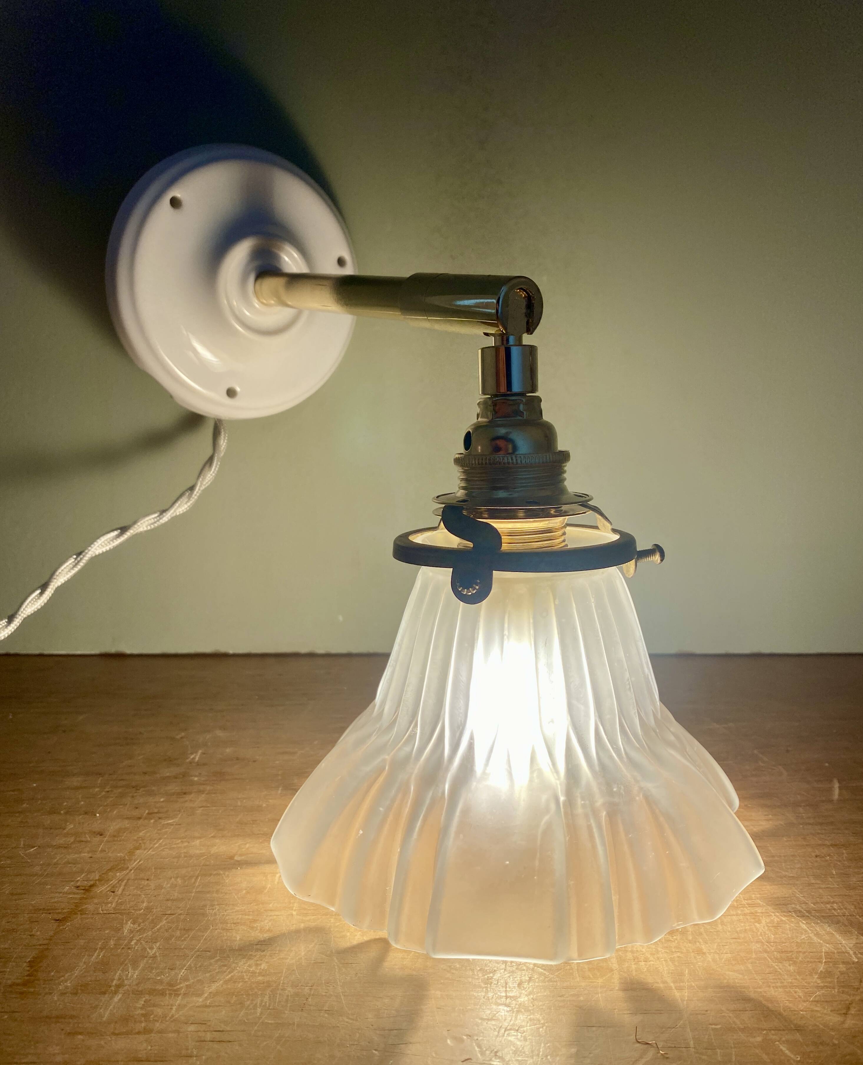 Vintage art deco frosted glass tulip wall light