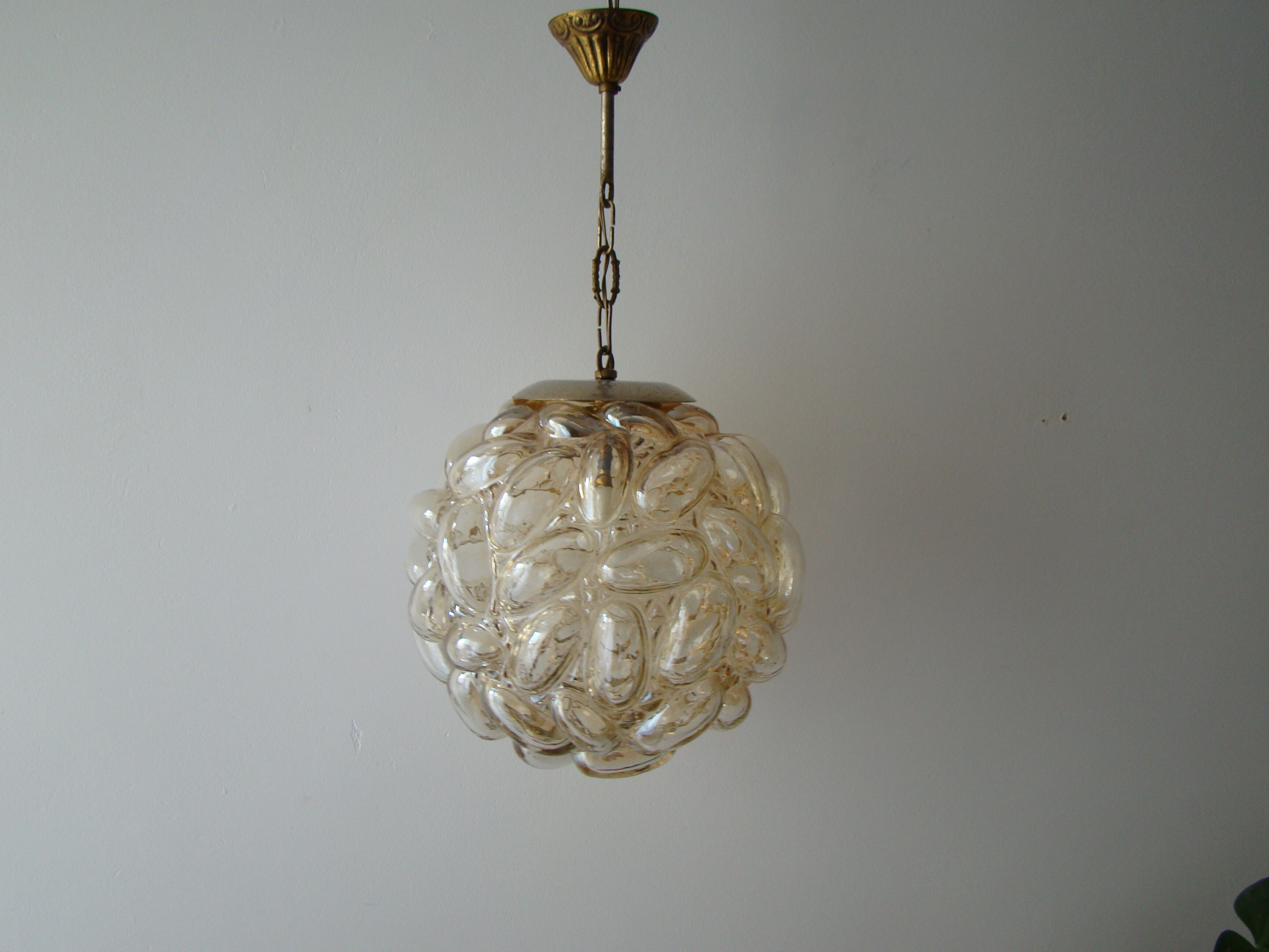 Suspension bubble par Helena Tynell
