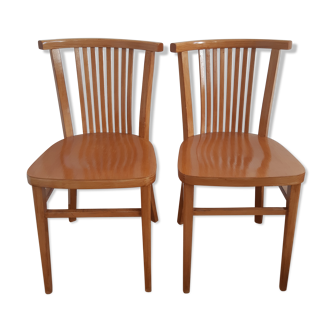 Lot of 2 vintage wooden chairs