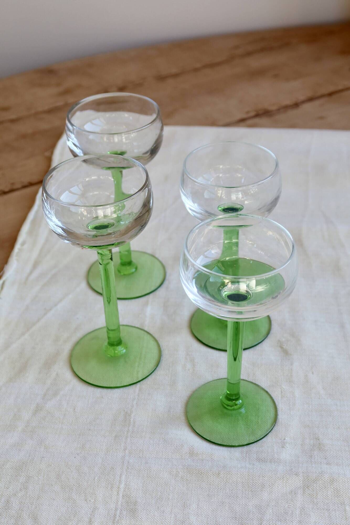 4 mismatched vintage Alsace wine glasses – Green stems