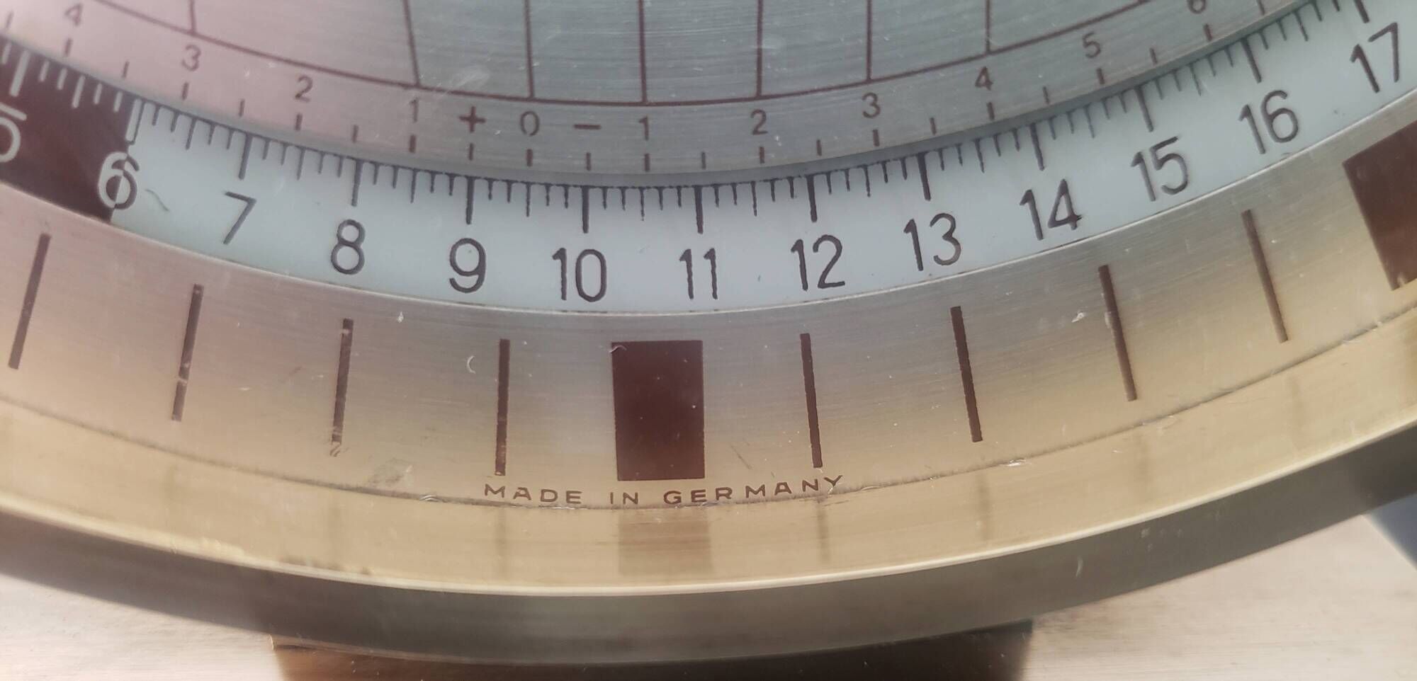 Large kienzle world timer quartz clock in golden brass 18x19cm good condition