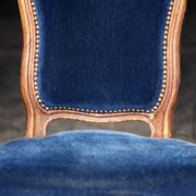 Adorable paire de chaises basses XIXeme. Bois et tissu velours