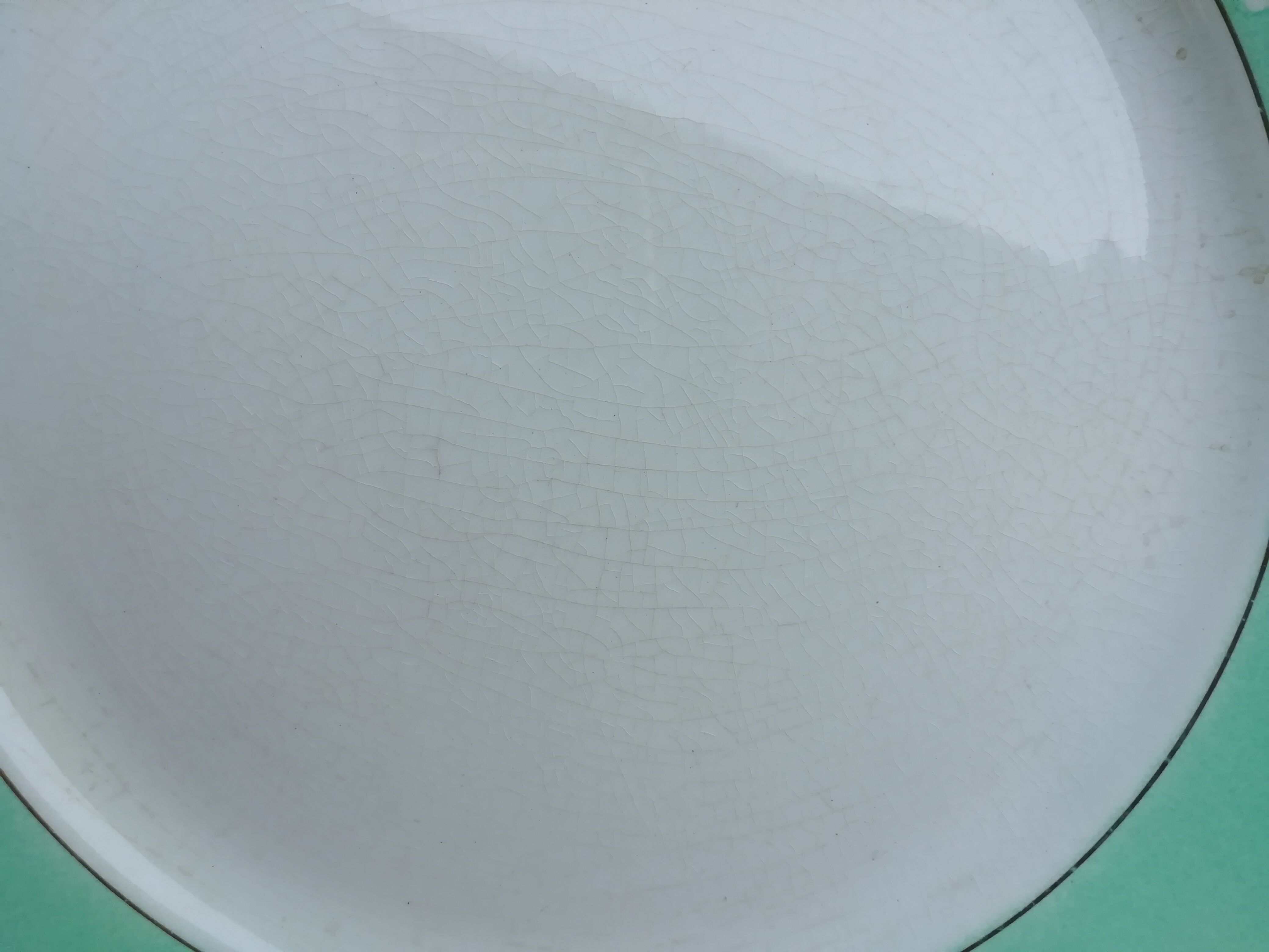 Set of flat plates mint green edge