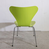 Serie 7 chair by Arne Jacobsen Fritz Hansen edition