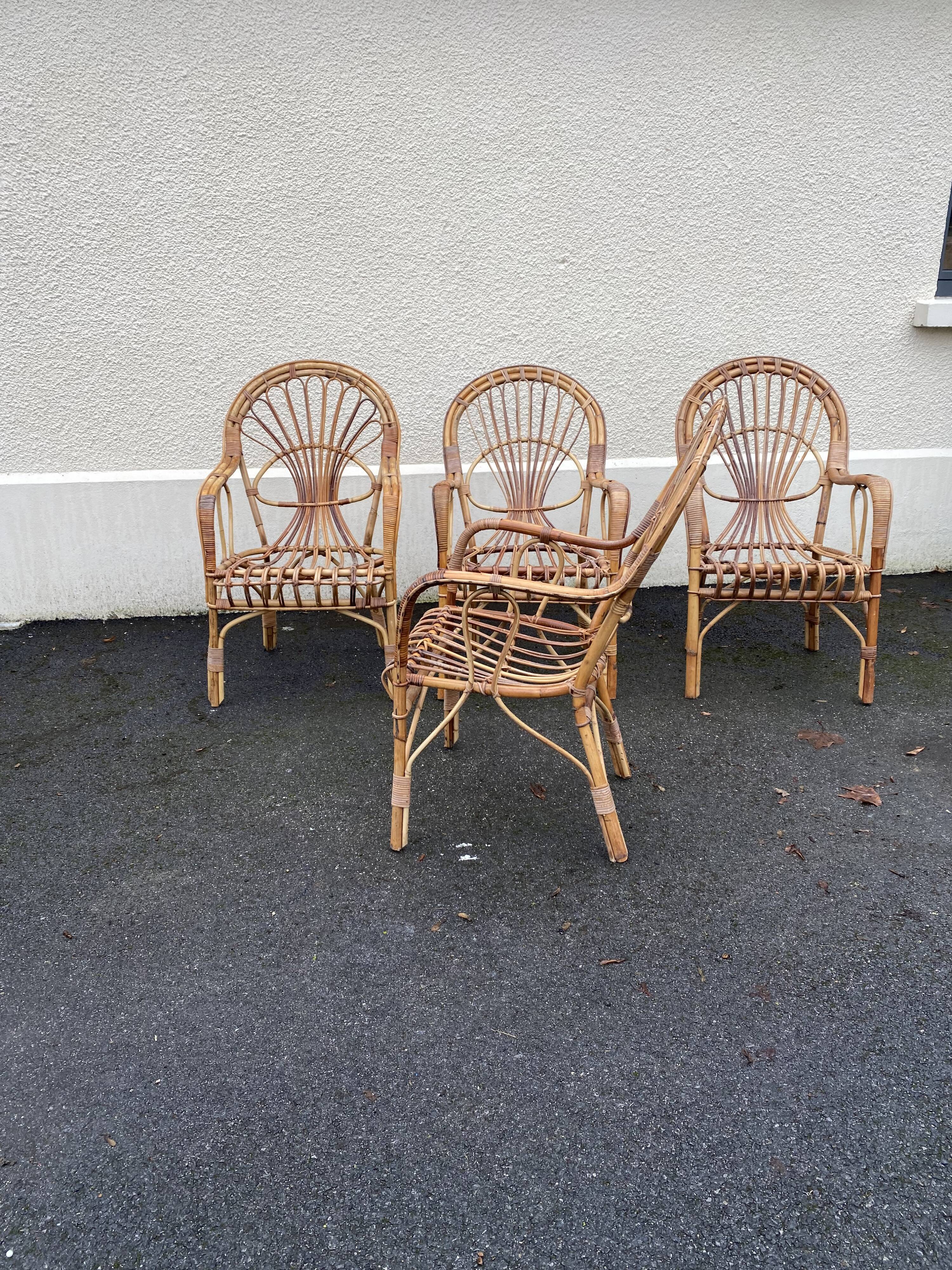 Set of wicker armchairs