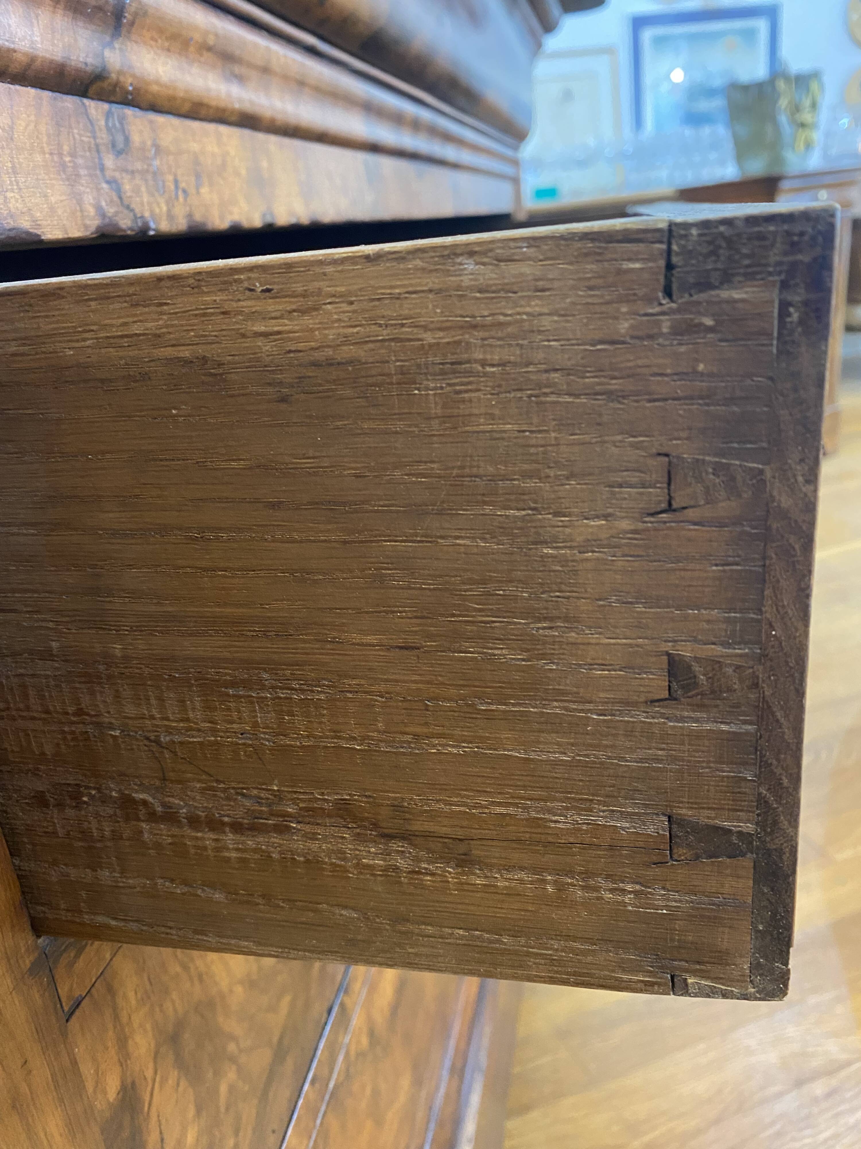 Louis Philippe chest of drawers in walnut