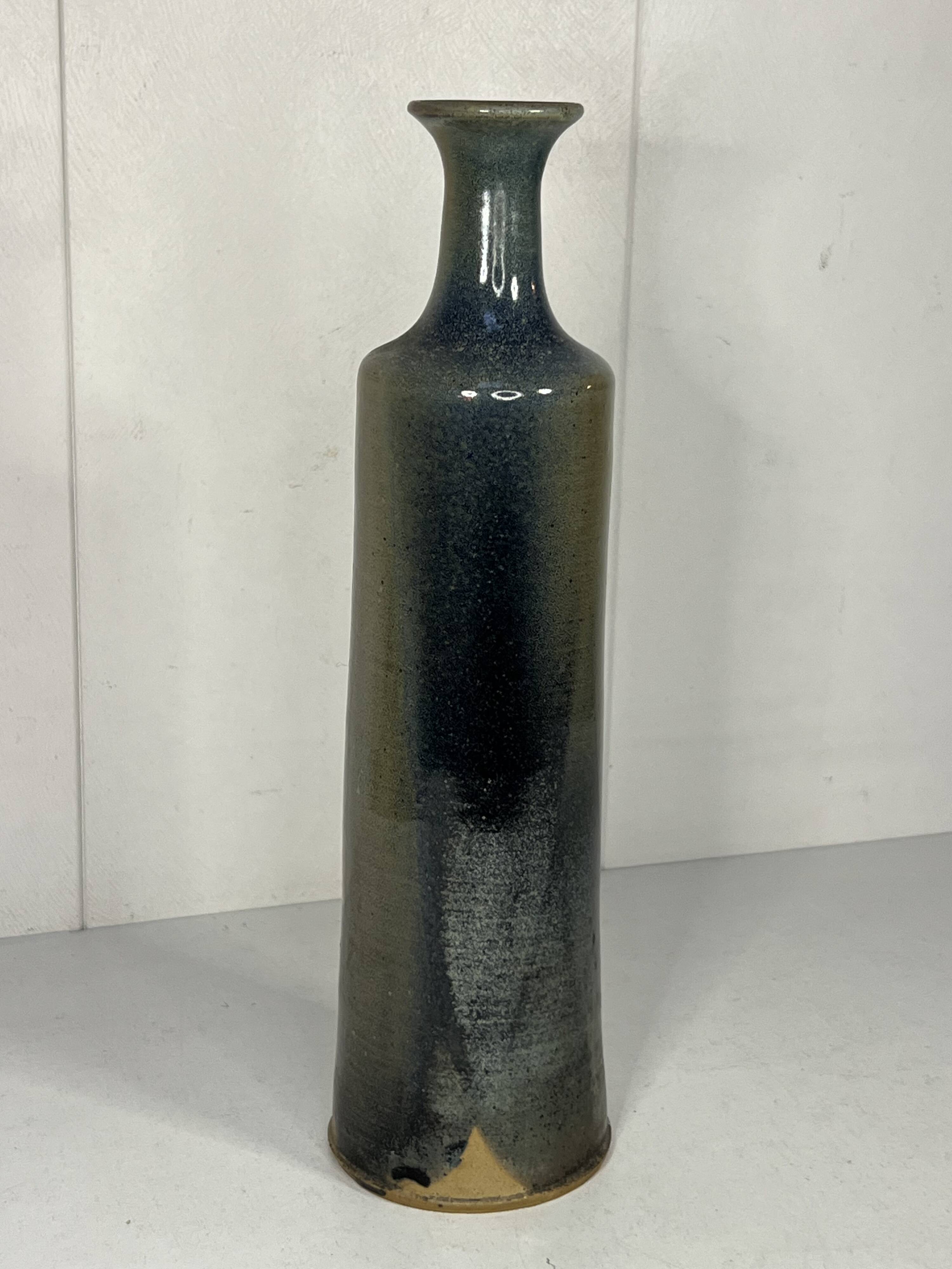 Bottle-shaped vase in glazed stoneware, 20th century design, H: 28cm