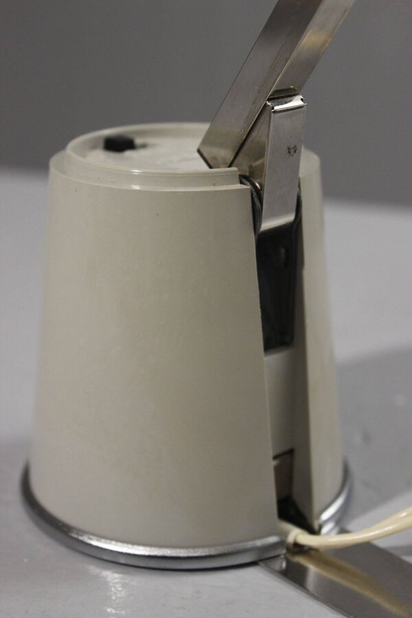 Lampe de voyage vintage pilule extensible design ''Lampette'' Allemagne 1970s