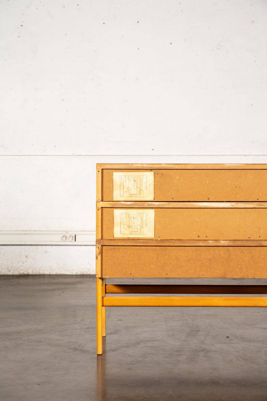 Chest of drawers with 3 drawers