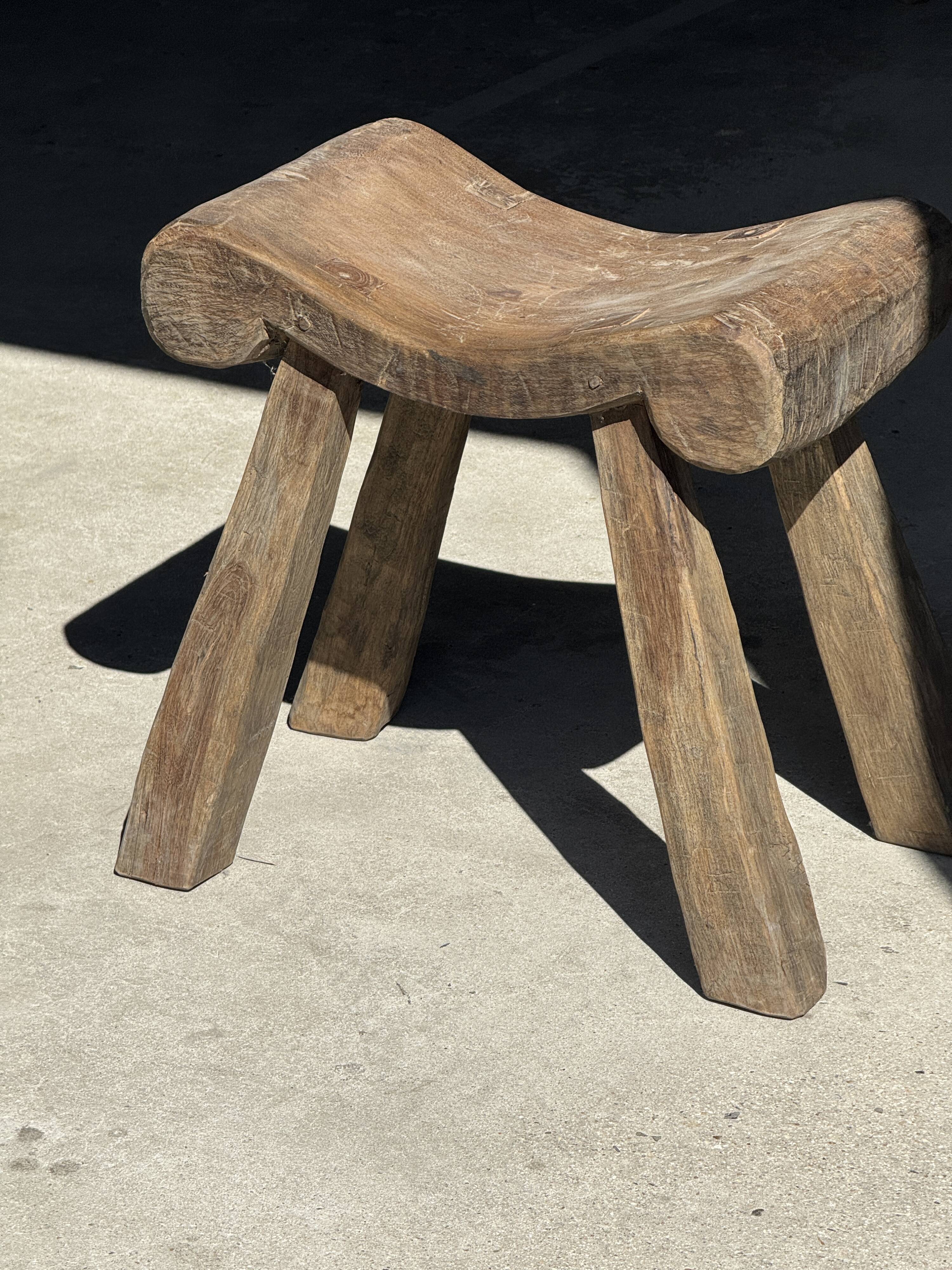 Four-legged stool in antique teak from Indonesia H 50 L 52