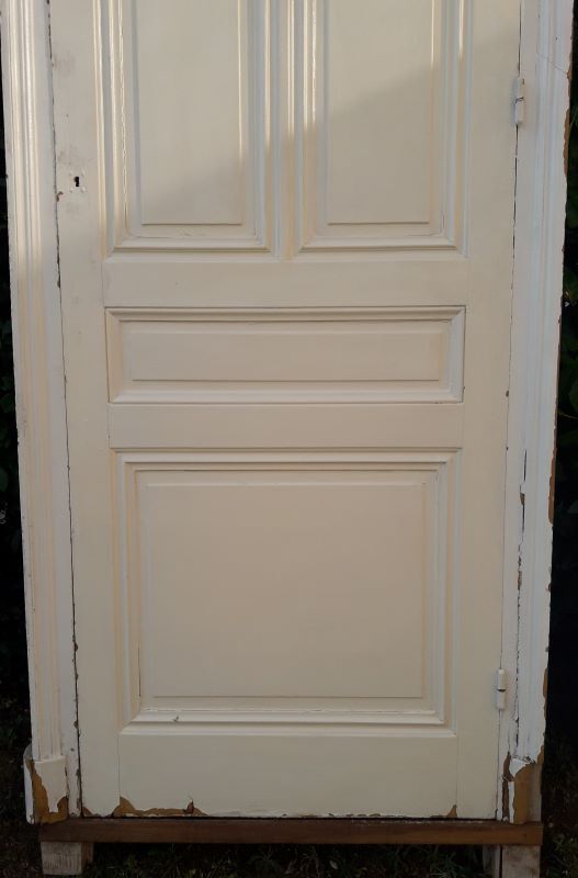 Haussmannian closet door