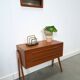 Ensemble en teck danois avec commode AP Mobler et miroir vintage.