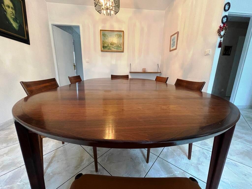 Mle 38 rio rosewood dining table by Henry Rosengren Hansen and 6 matching chairs
