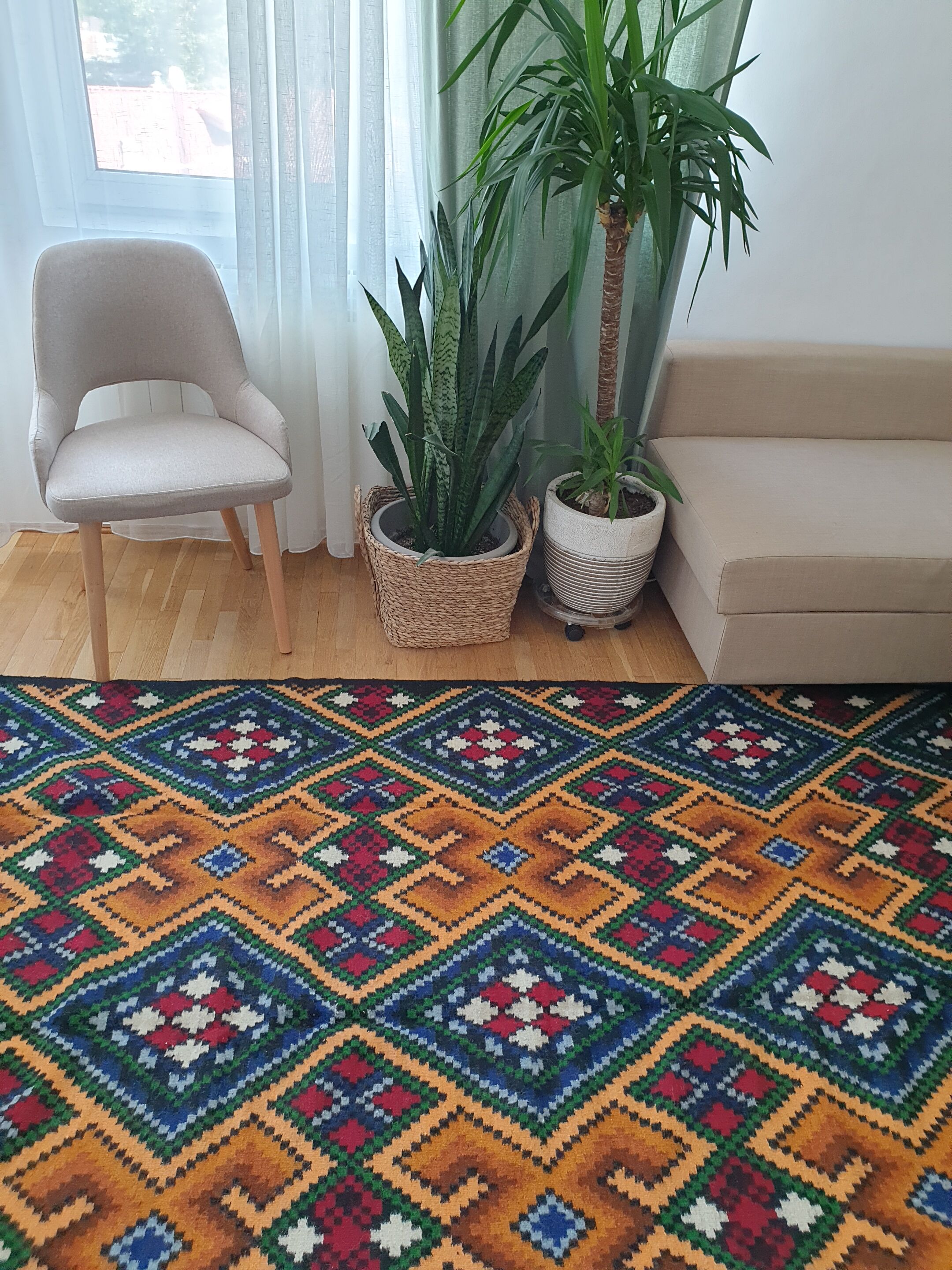 Romanian rug handwoven in wool