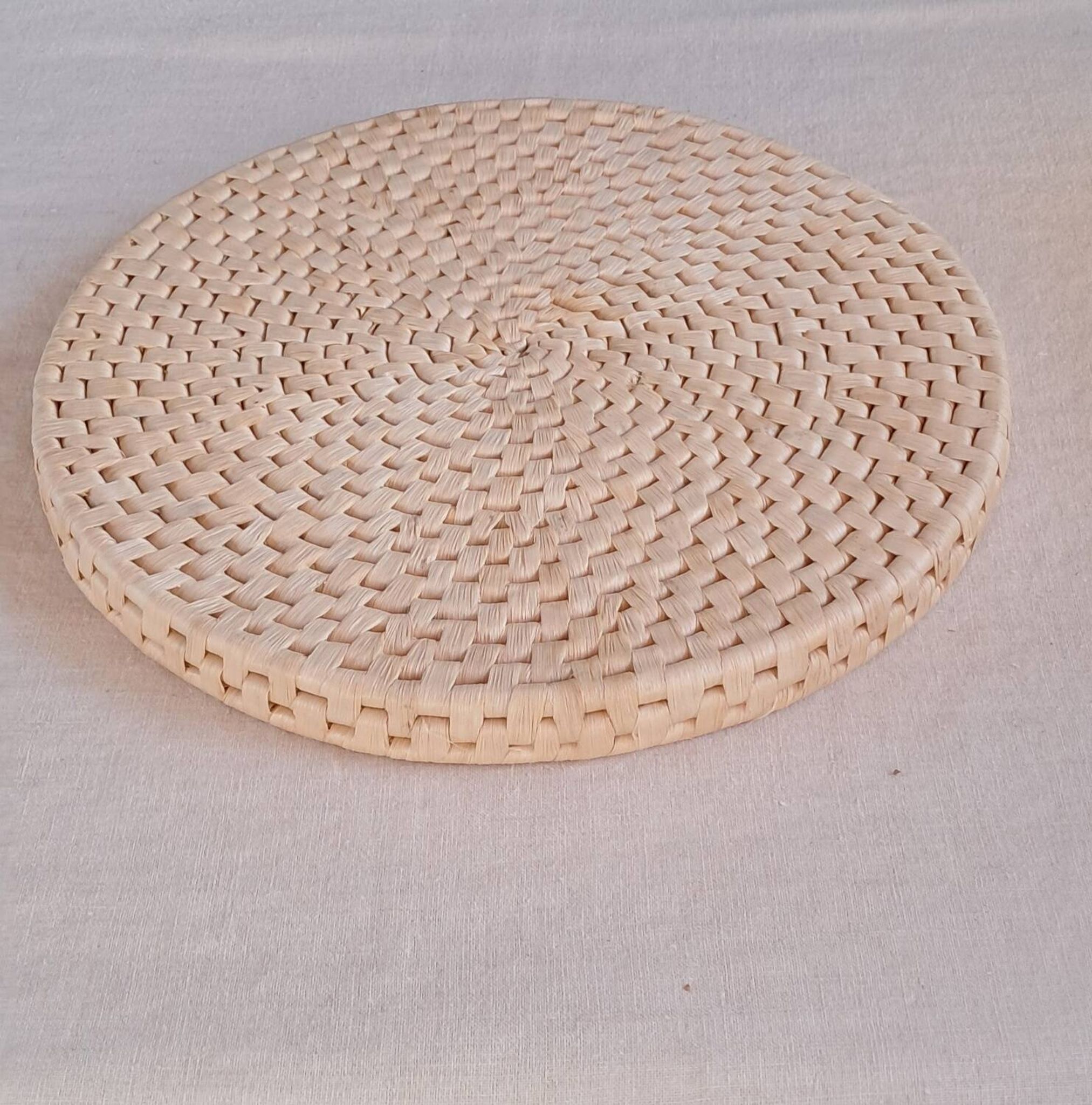 Varnished rattan tray