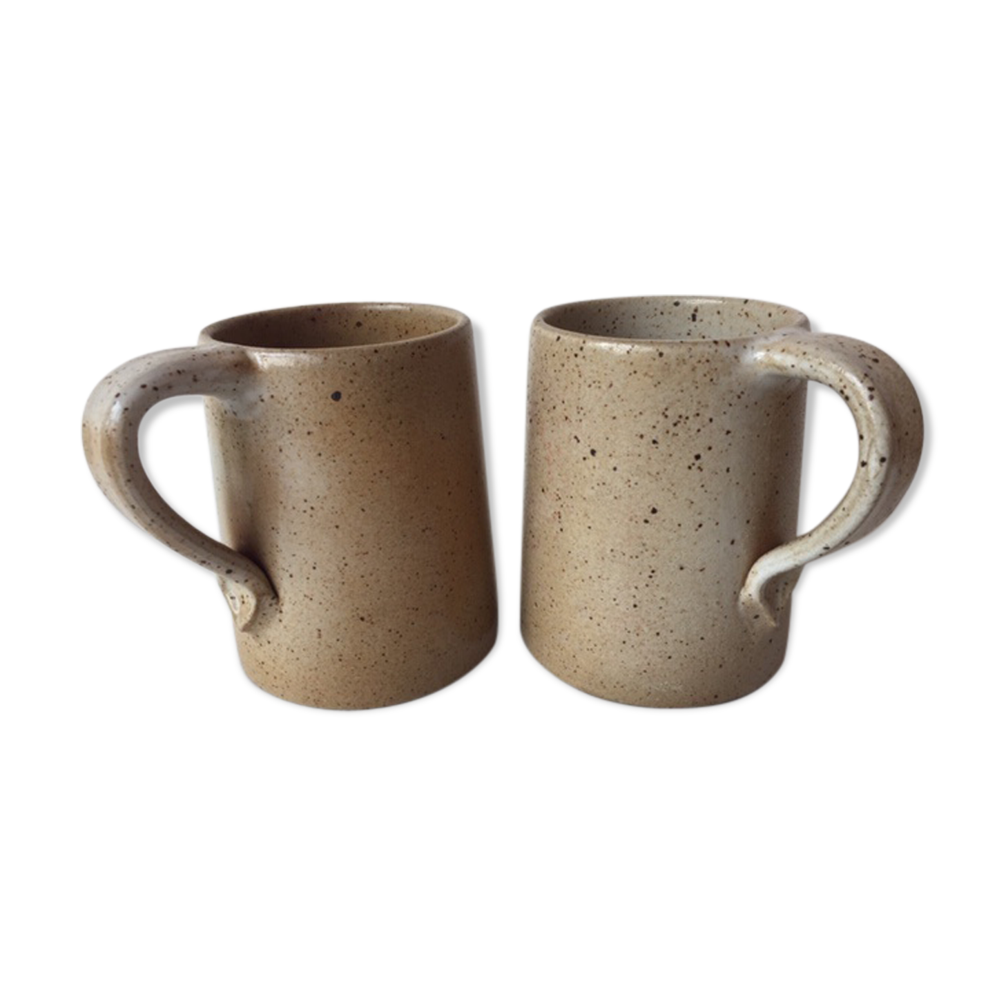 Duo of mugs mugs in Marais sandstone