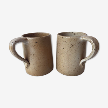 Duo of mugs mugs in Marais sandstone
