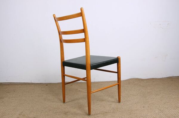 Série de 6 chaises Suédoises en Orme et Skai noir par Yngve Ekstrom pour Gemla 1960.