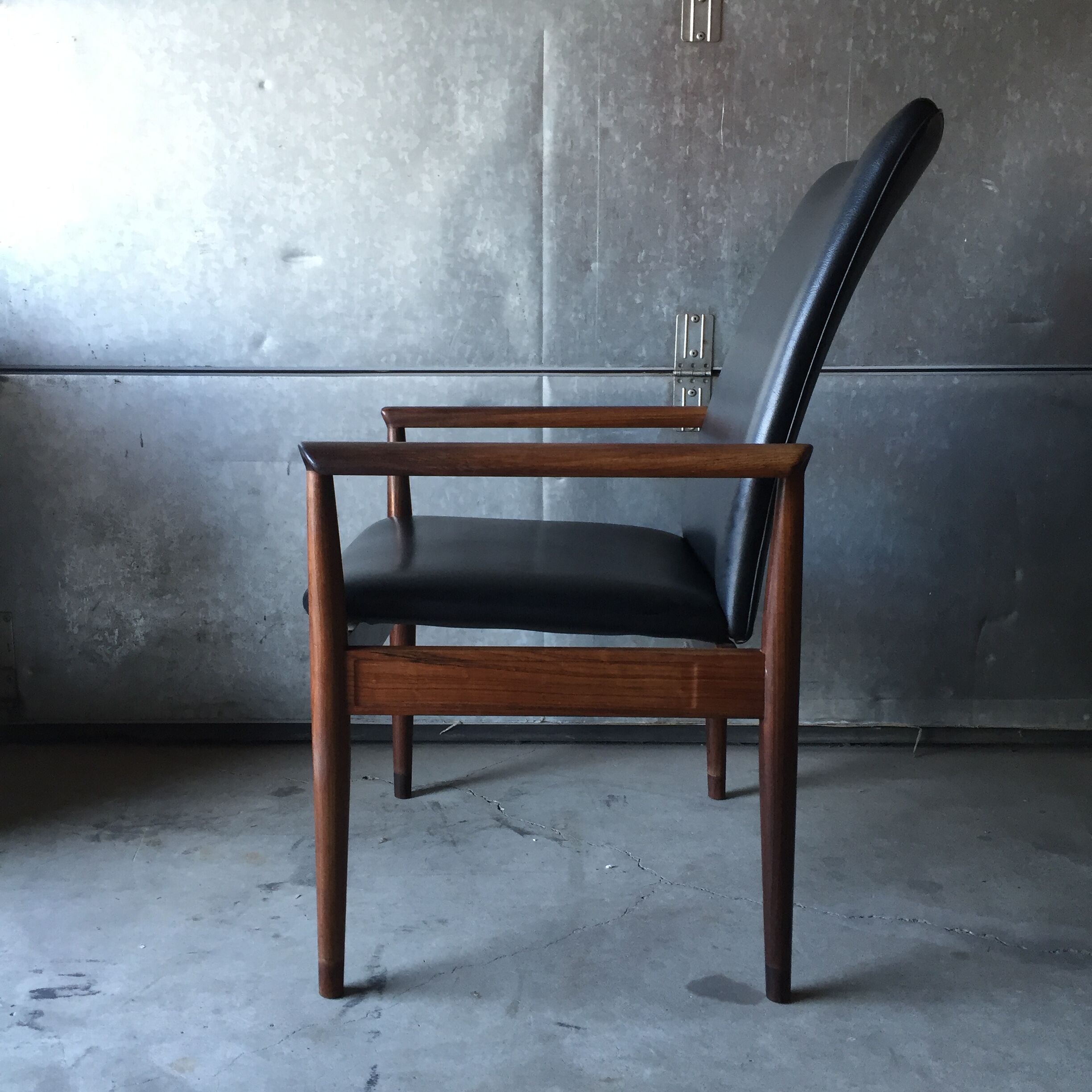 Diplomat office chair by Finn Juhl in rosewood and vintage leather 1970s