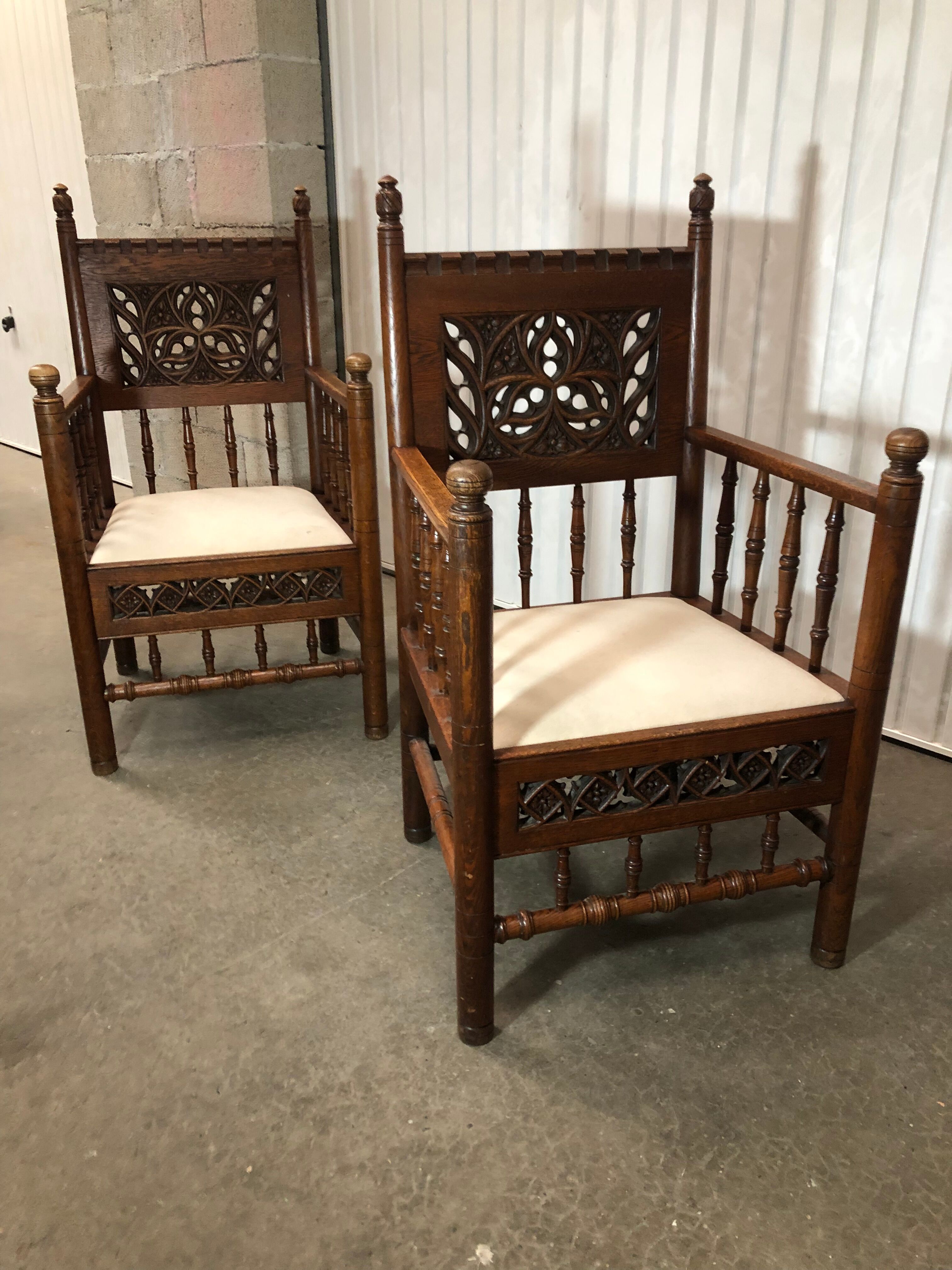 2 armchairs old Gothic style